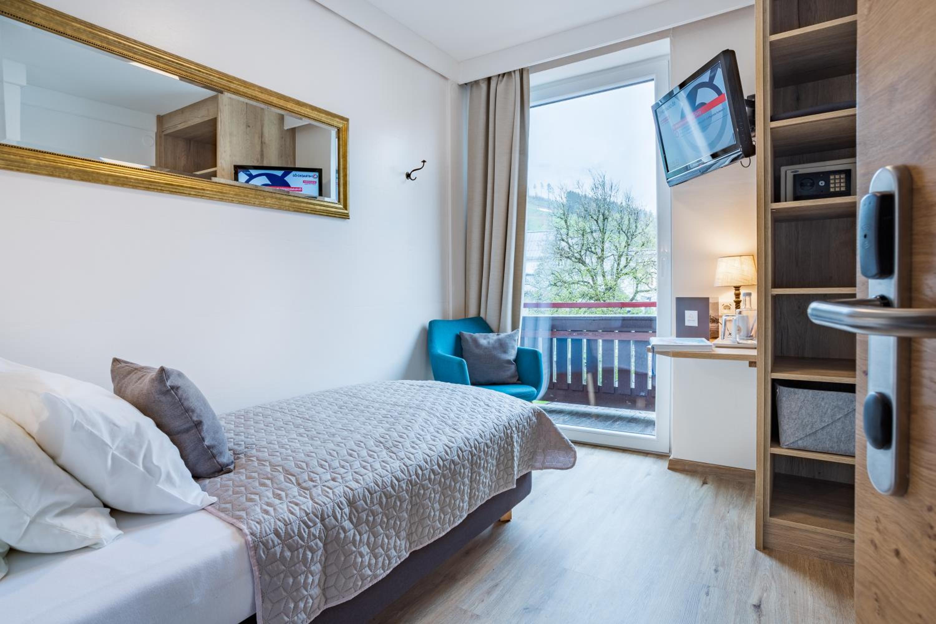 Single Room with Mountain View photo 1