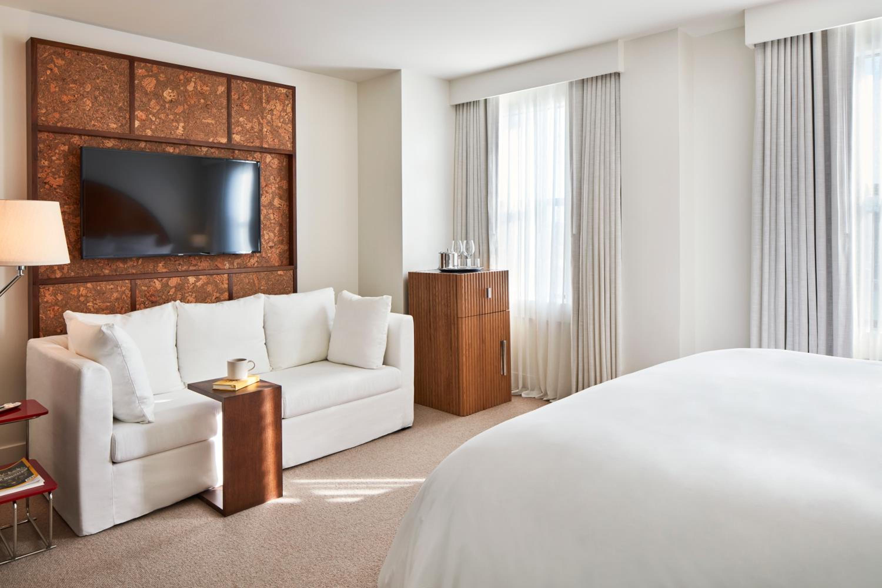 King Premier Corner photo 3