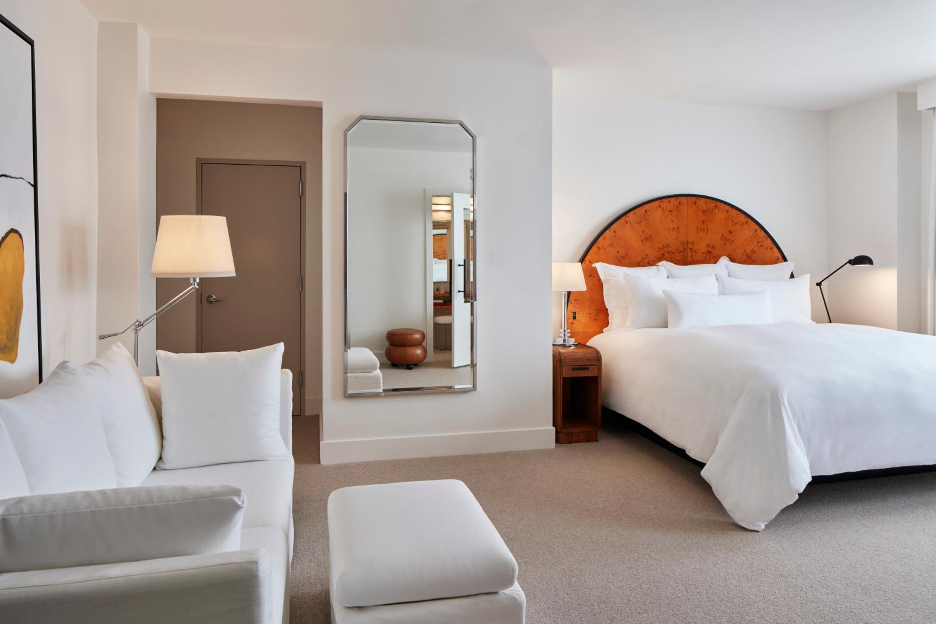 Deluxe King with Kitchenette   - Photo 1