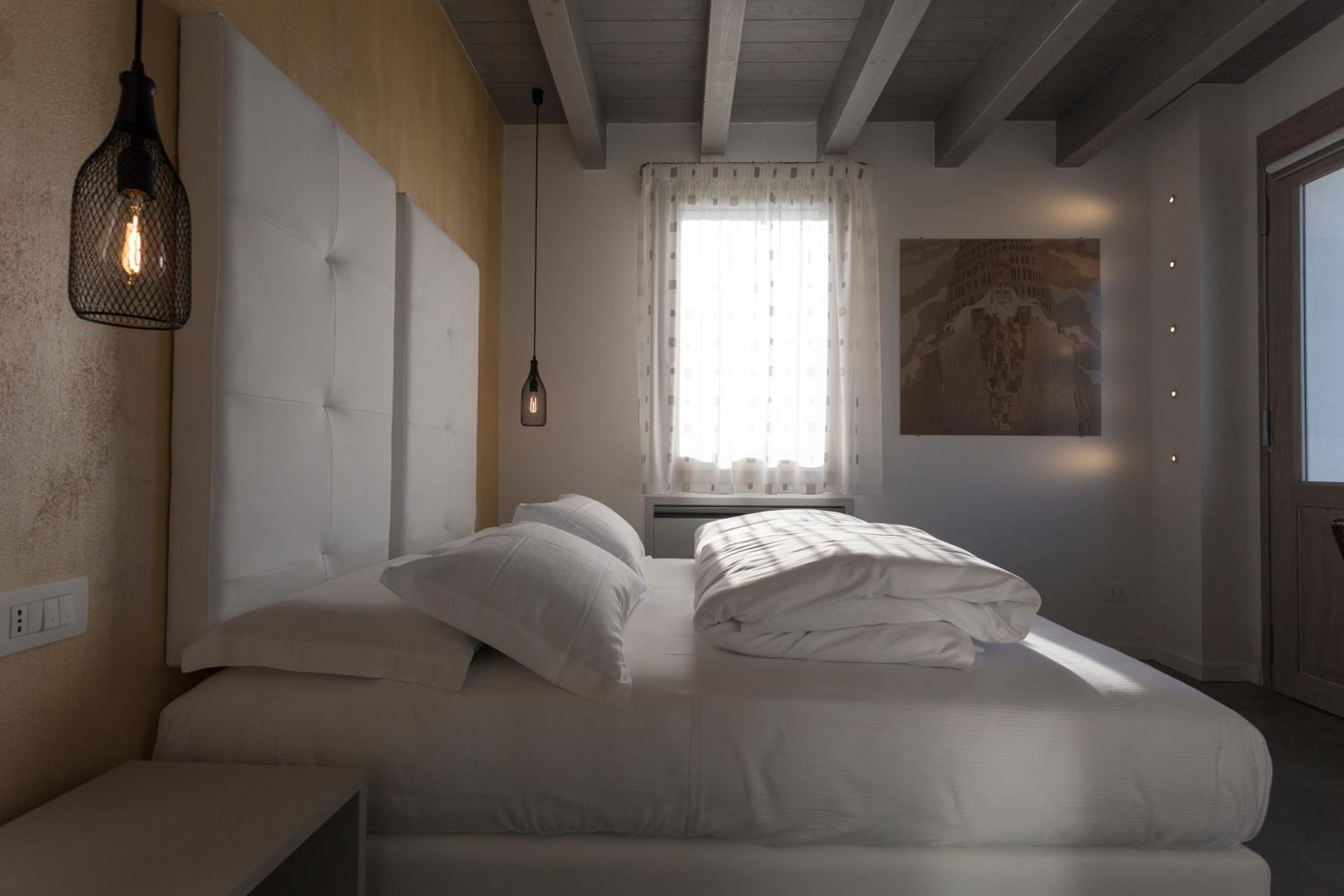 Double Room with Garden View - Photo 2