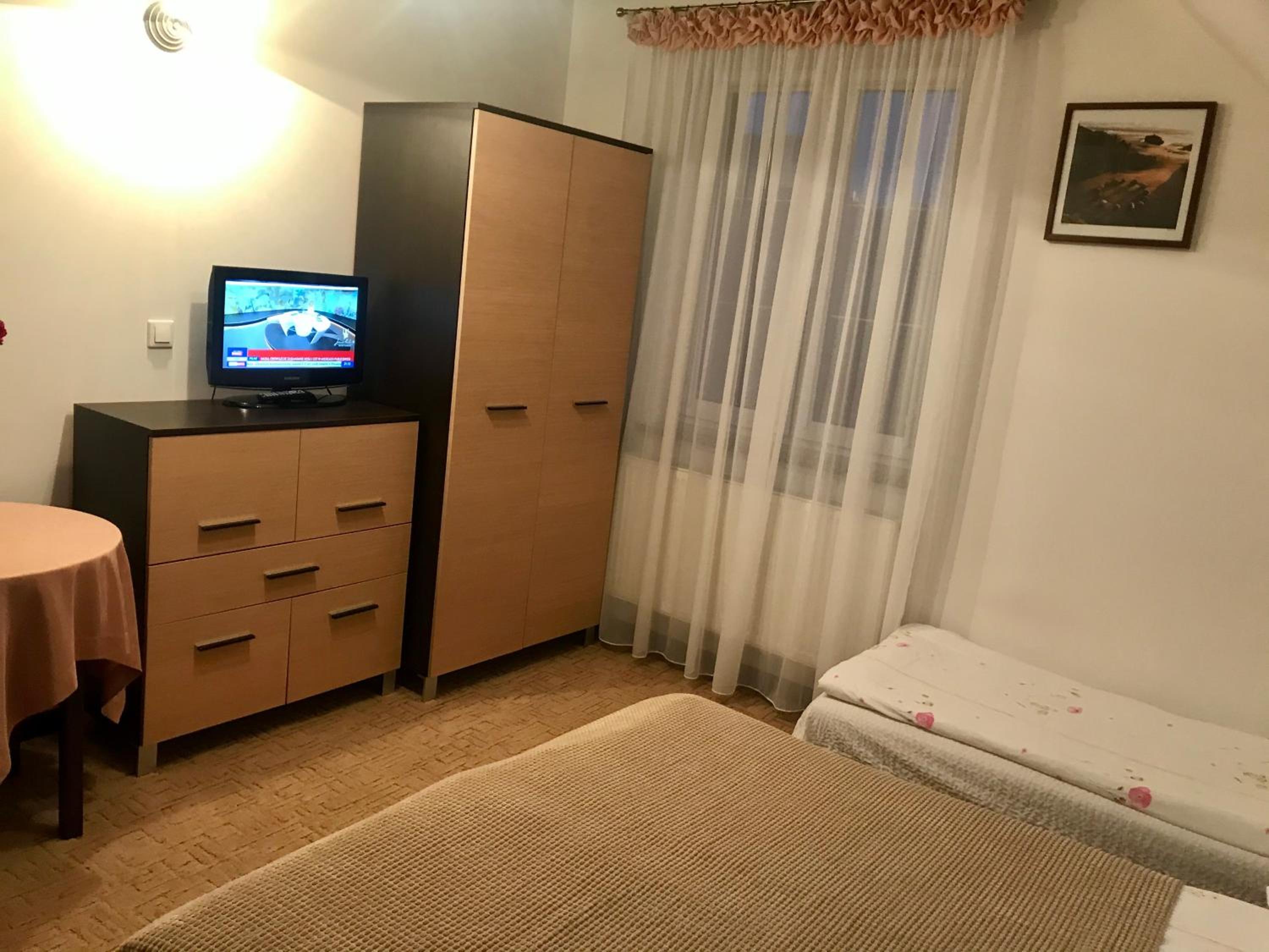 Triple Room with Private Bathroom - Photo 4