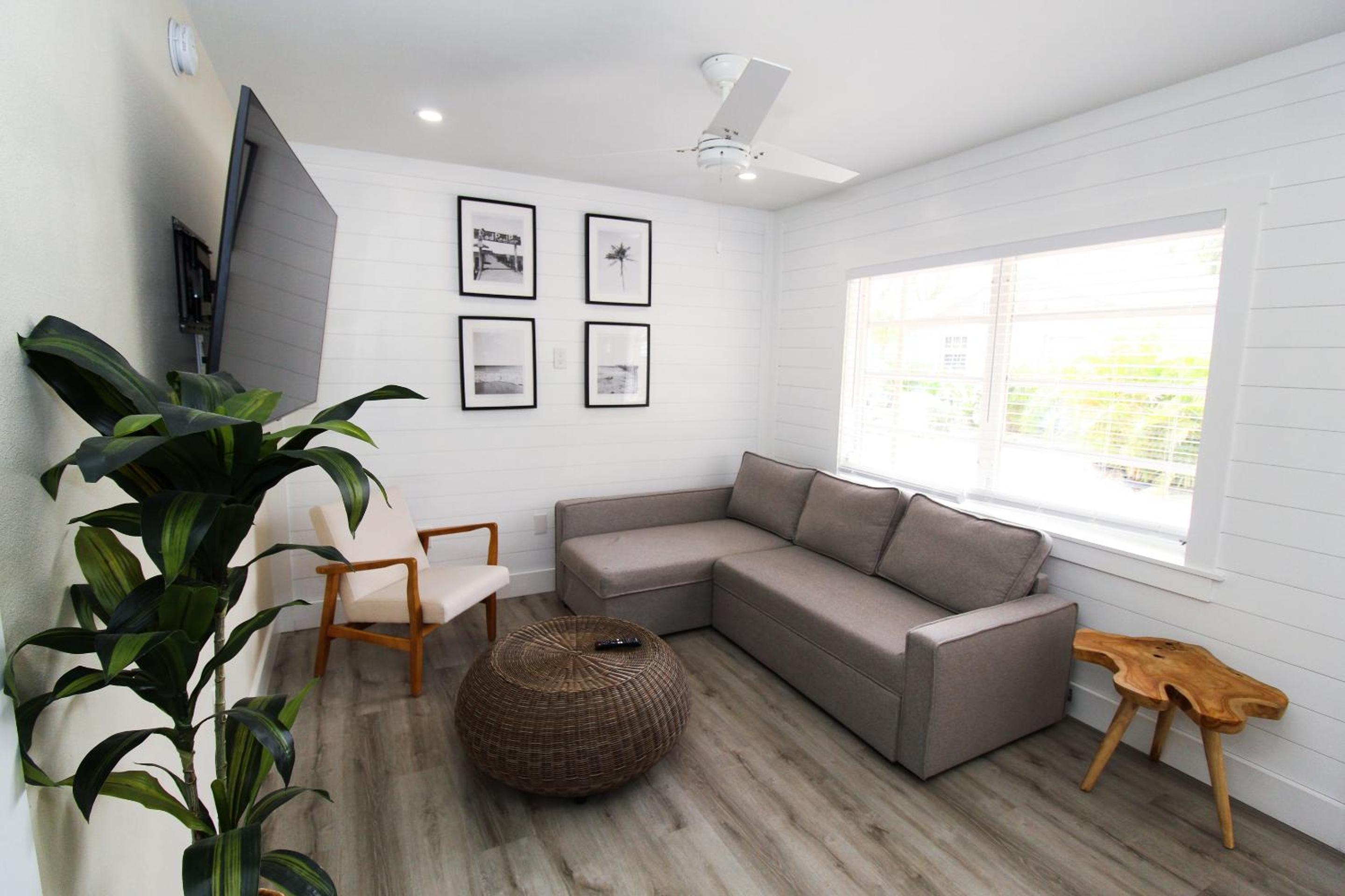 One-Bedroom Suite - Photo 1