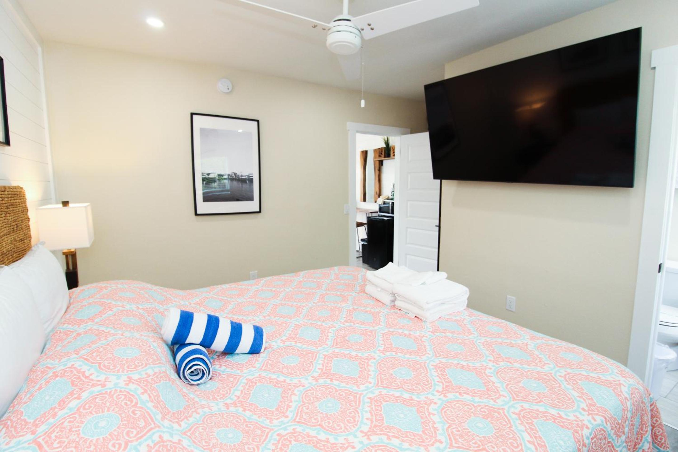 One-Bedroom Suite - Photo 15