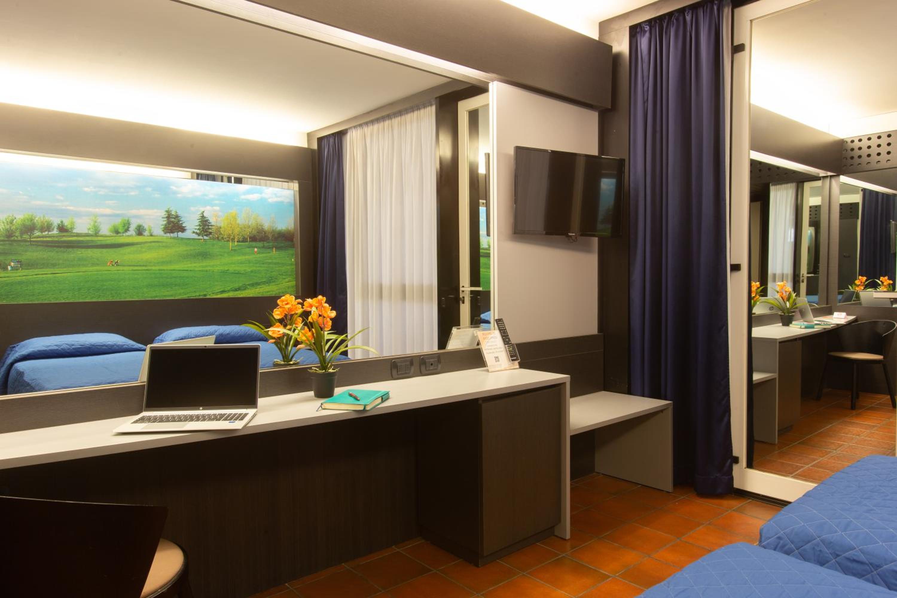 Twin Room - Photo 6