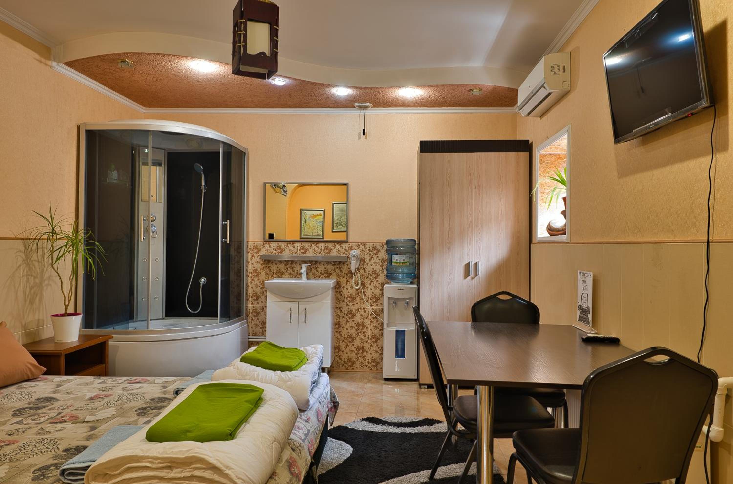 Deluxe Double Room with Shower photo 1