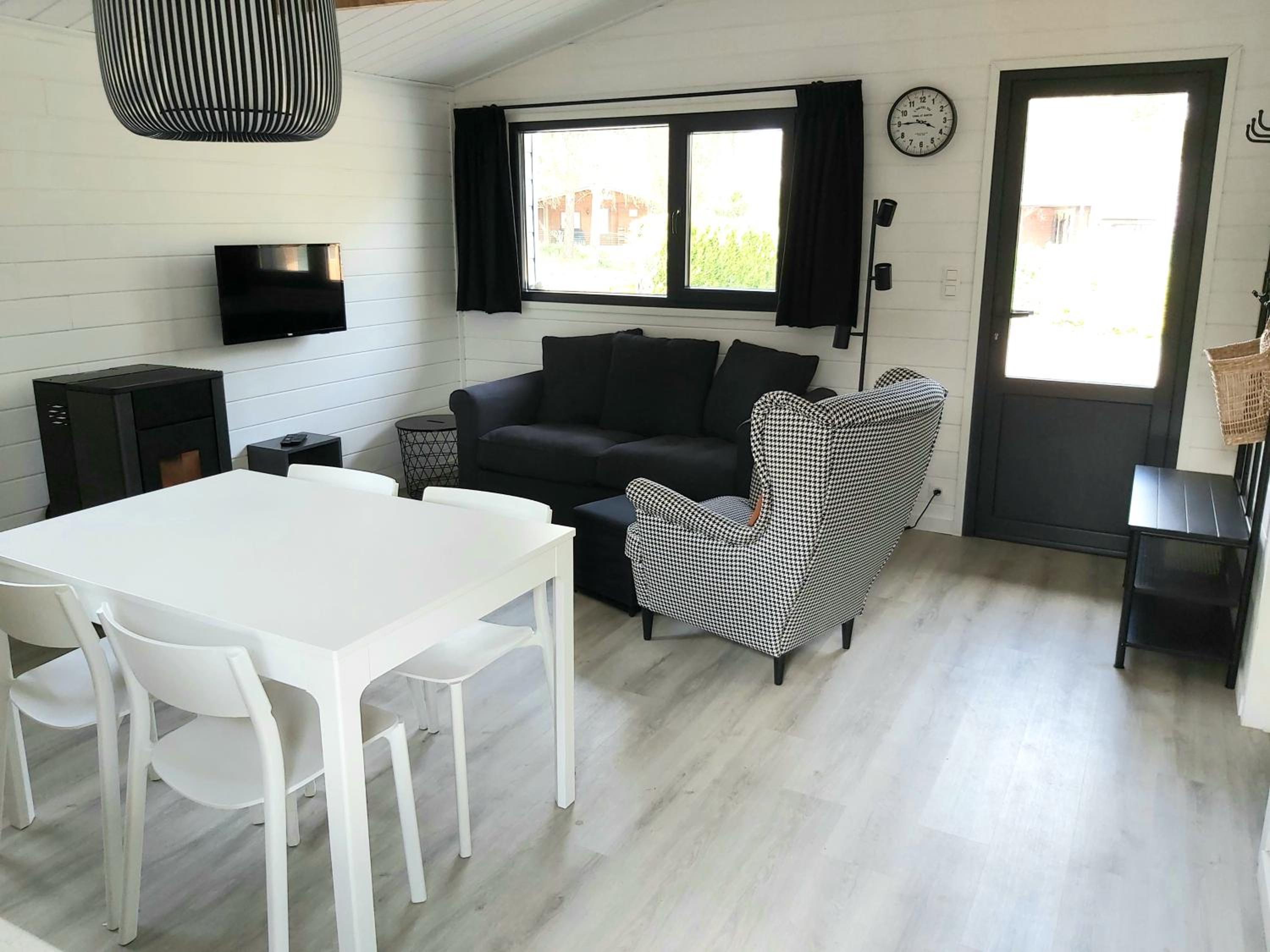 Two-Bedroom Chalet - Photo 7