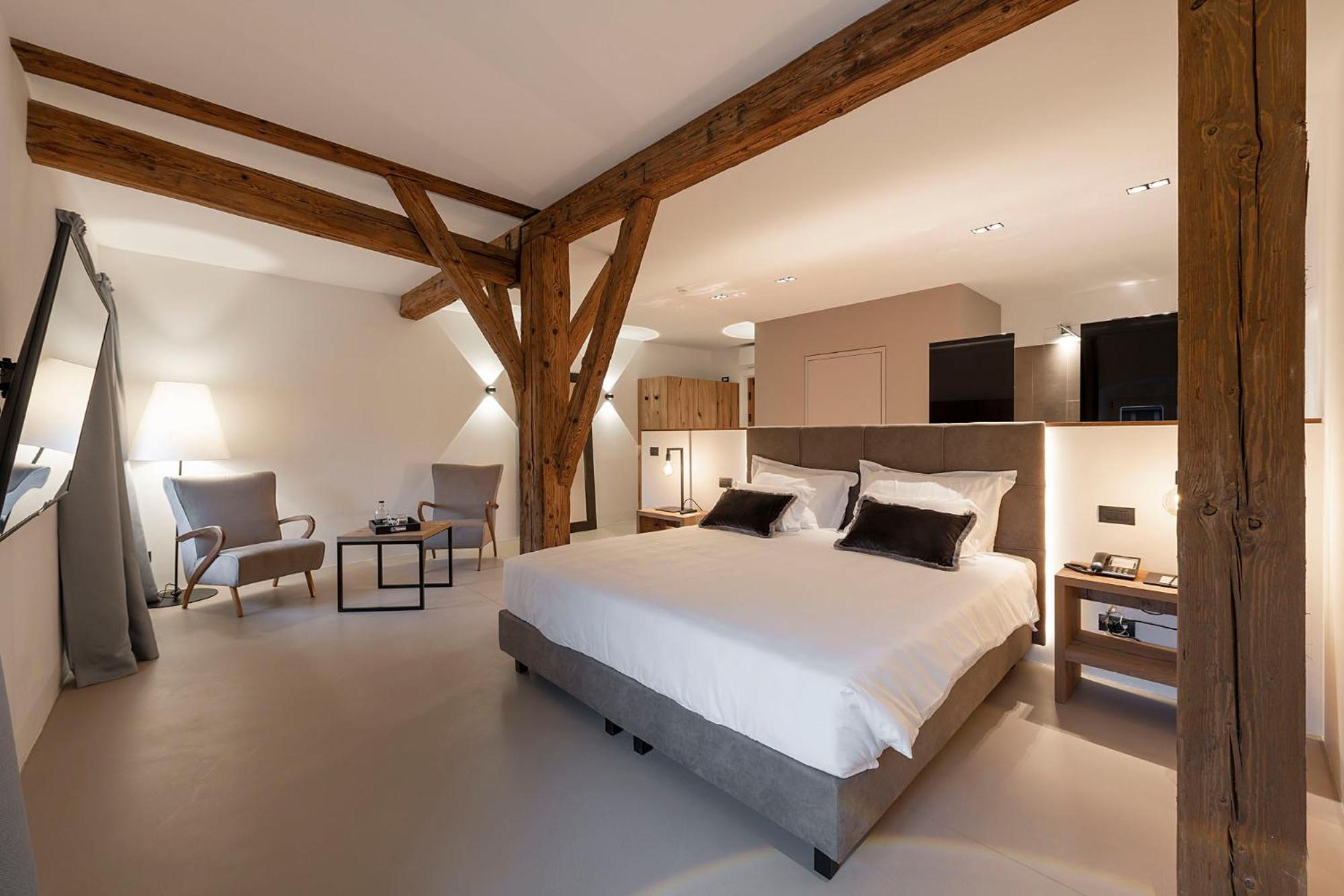 Deluxe Double or Twin Room - Photo 7