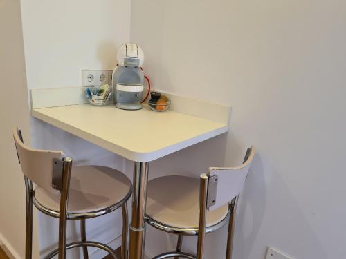 Apartment with Balcony - Photo 15