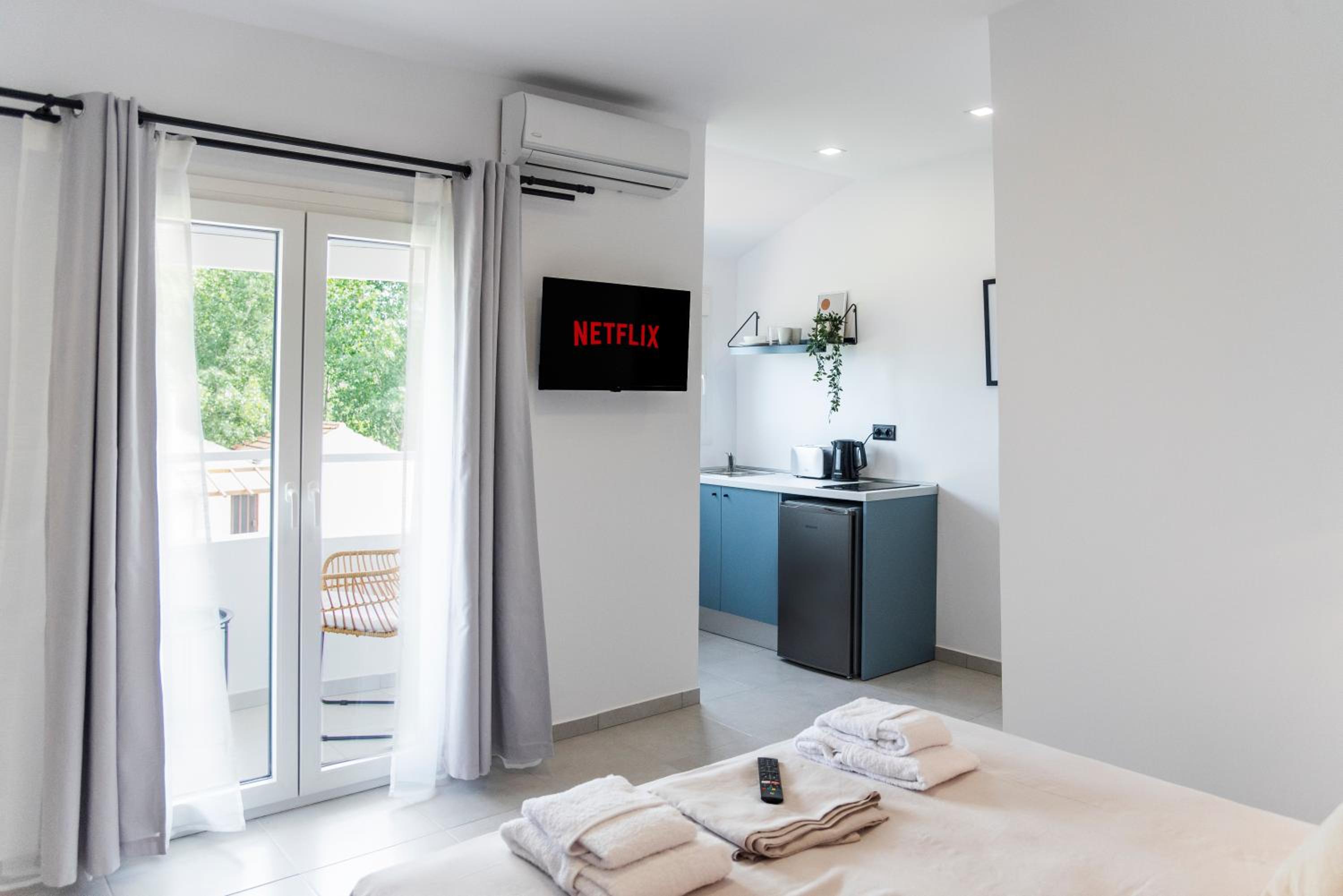 Standard Double or Twin Room with Sea View photo 3