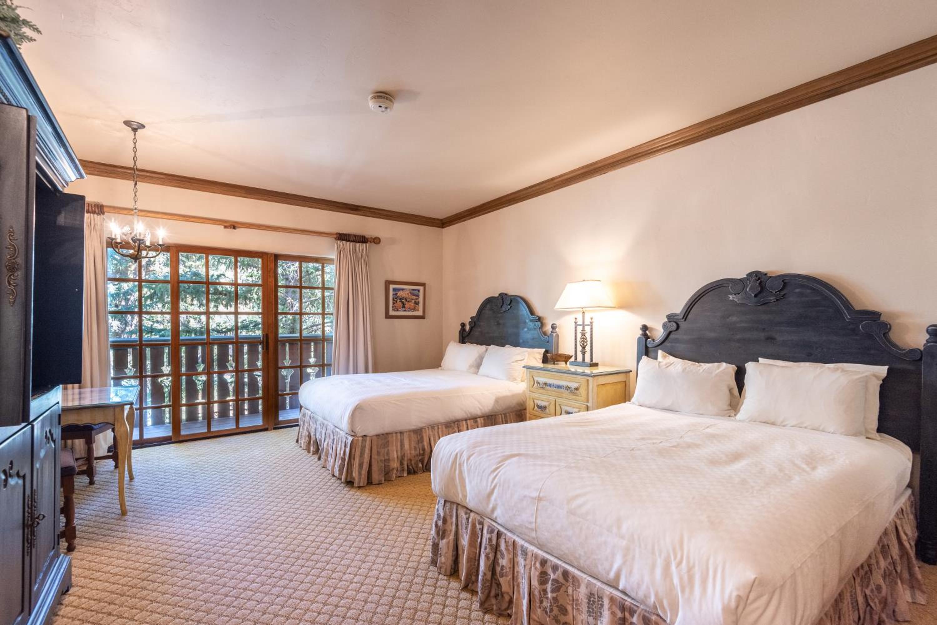 Riverside Queen Room with Two Queen Beds - Photo 1