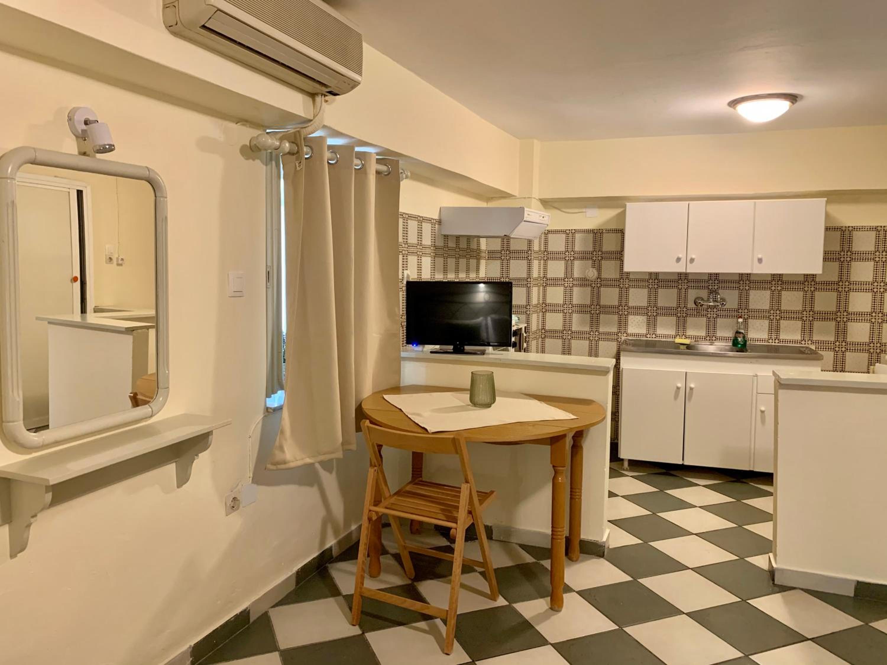 Triple Room - Photo 6