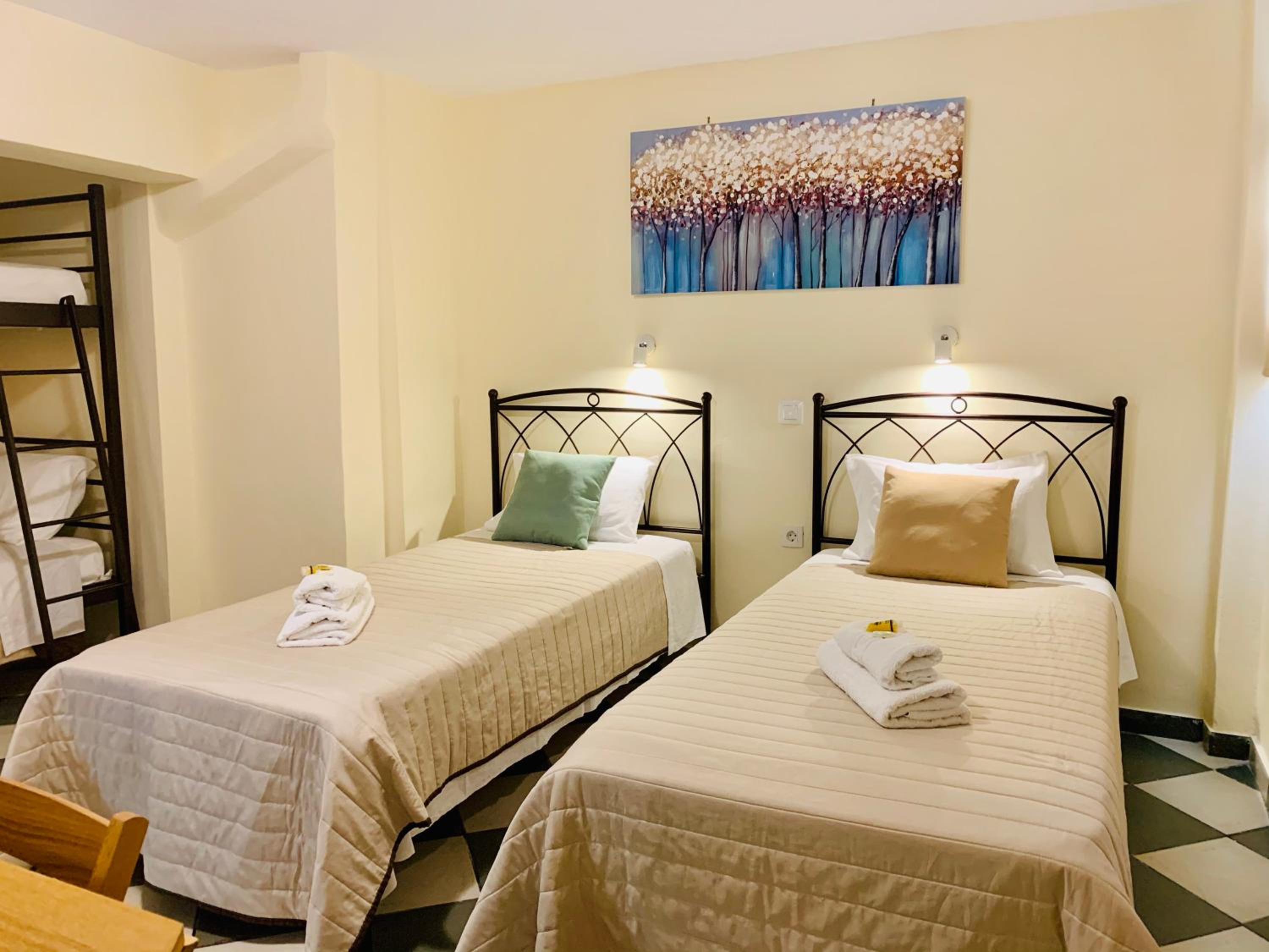 Quadruple Room - Photo 4