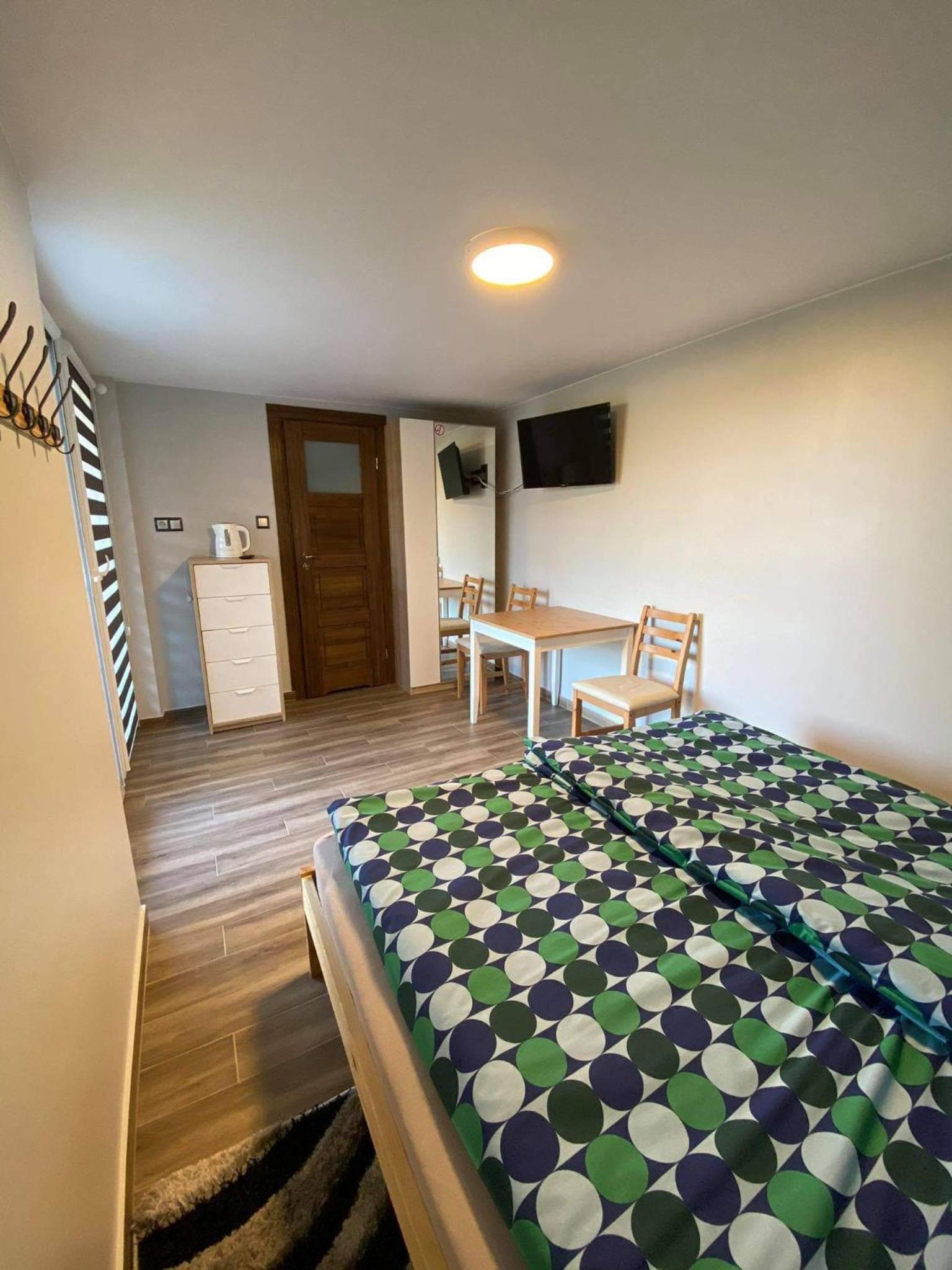 Double Room - Photo 5