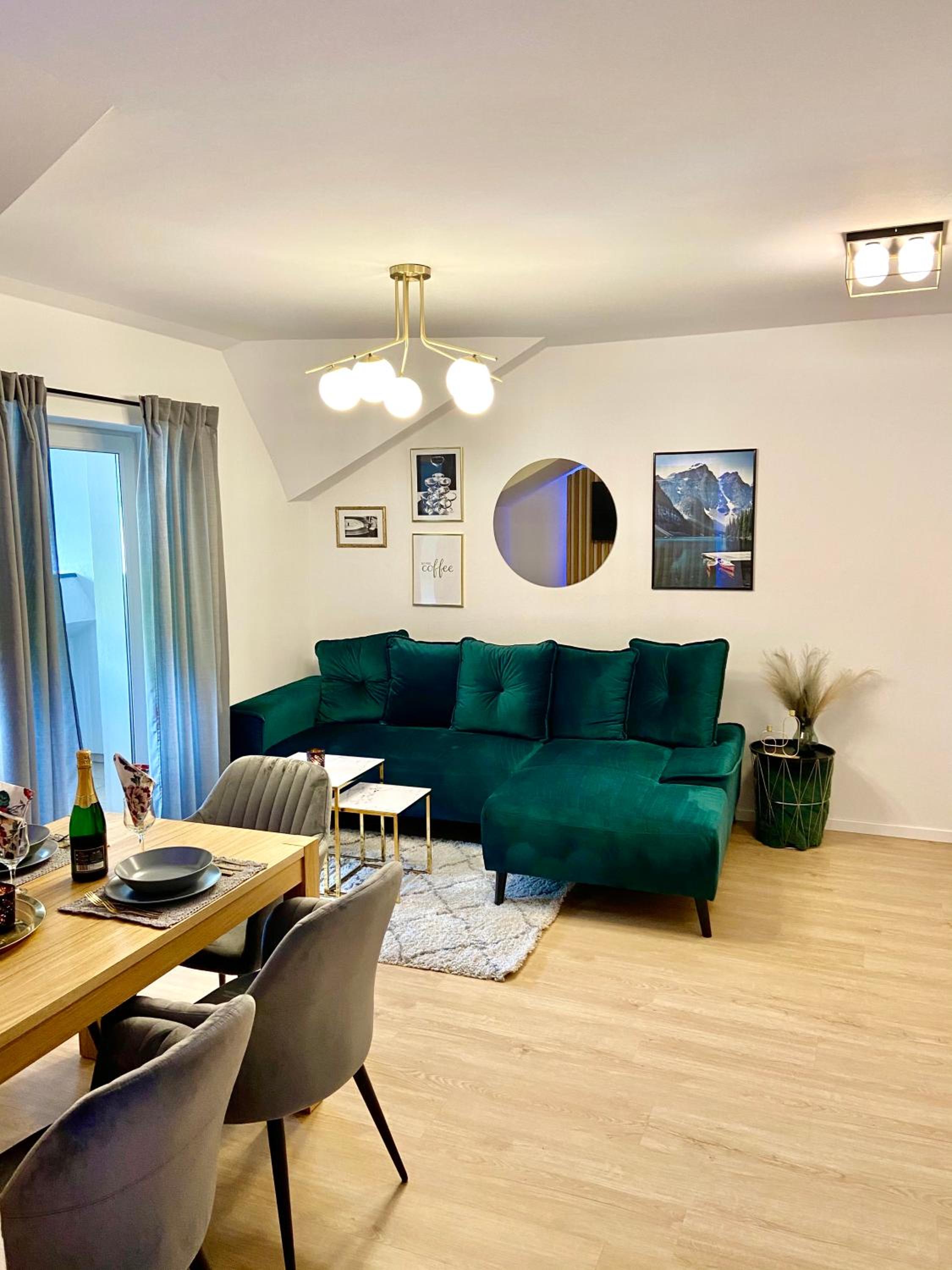 One-Bedroom Apartment photo 1