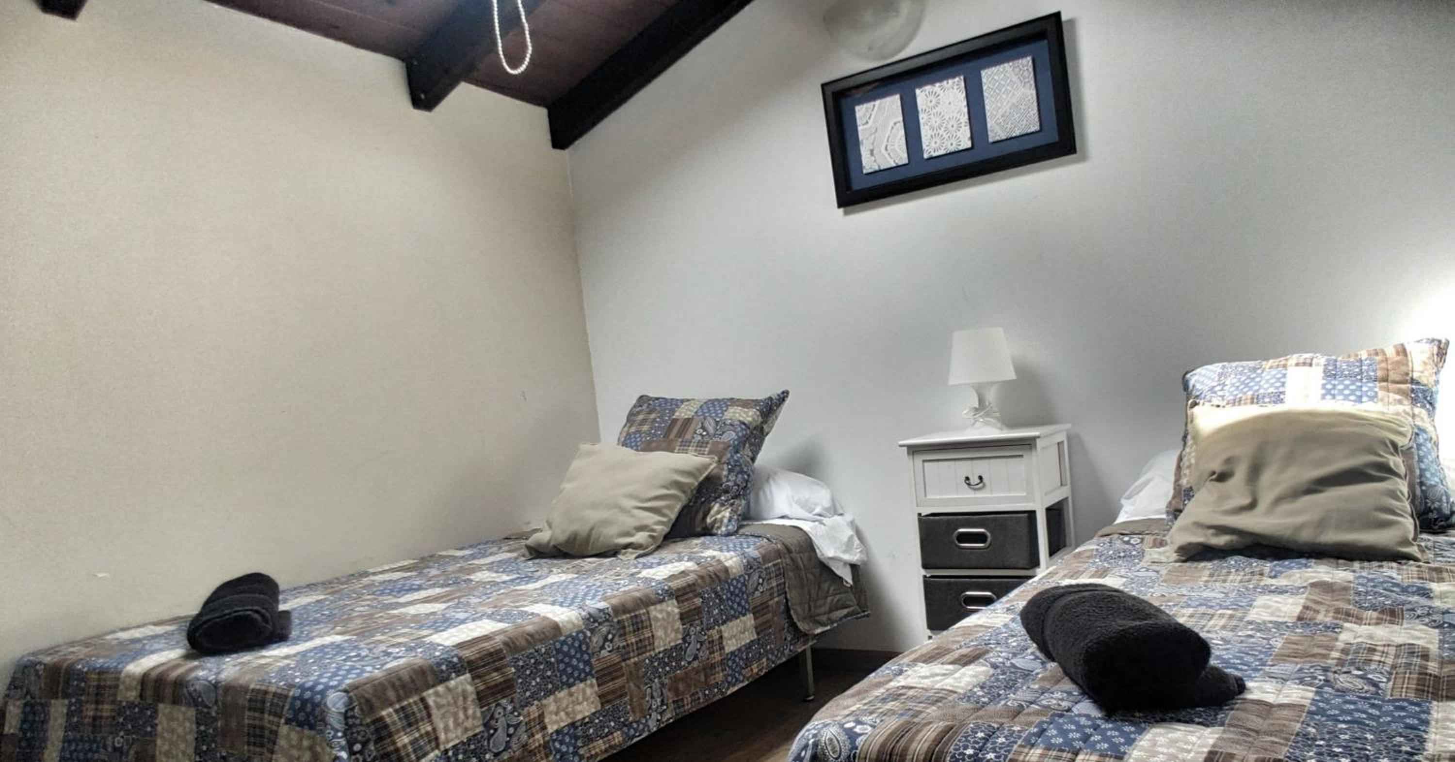Standard Twin Room with Shared Bathroom photo 1