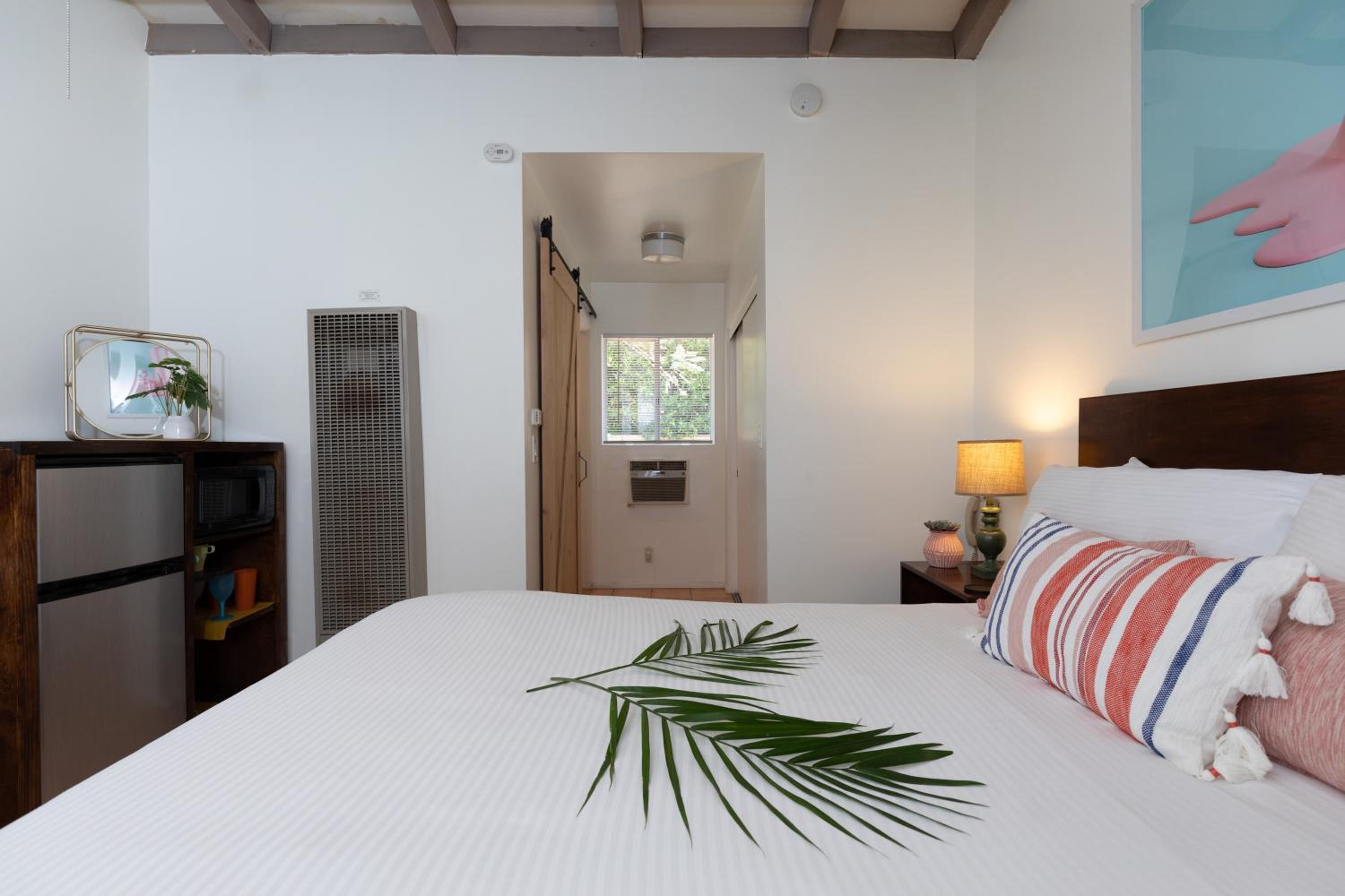 Budget Double Room - Photo 5