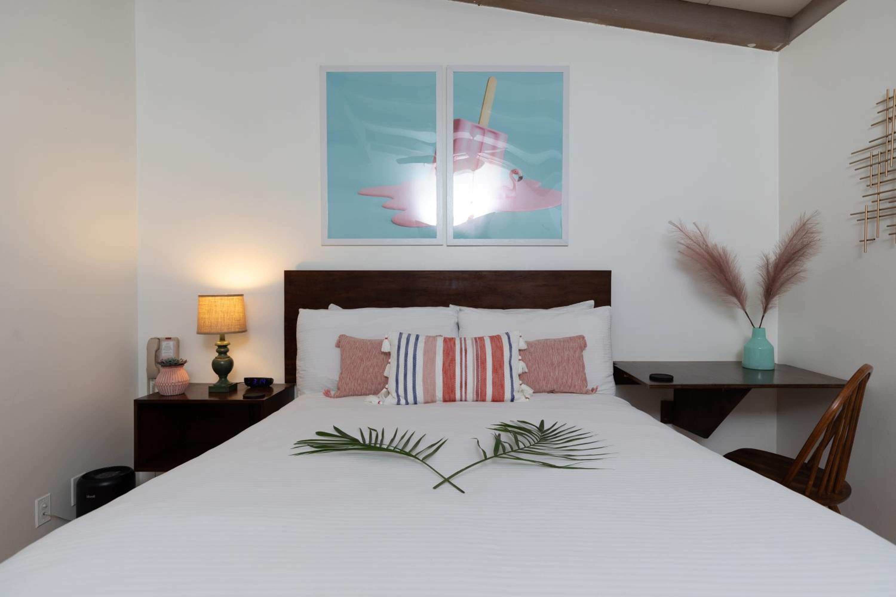 Budget Double Room - Photo 1
