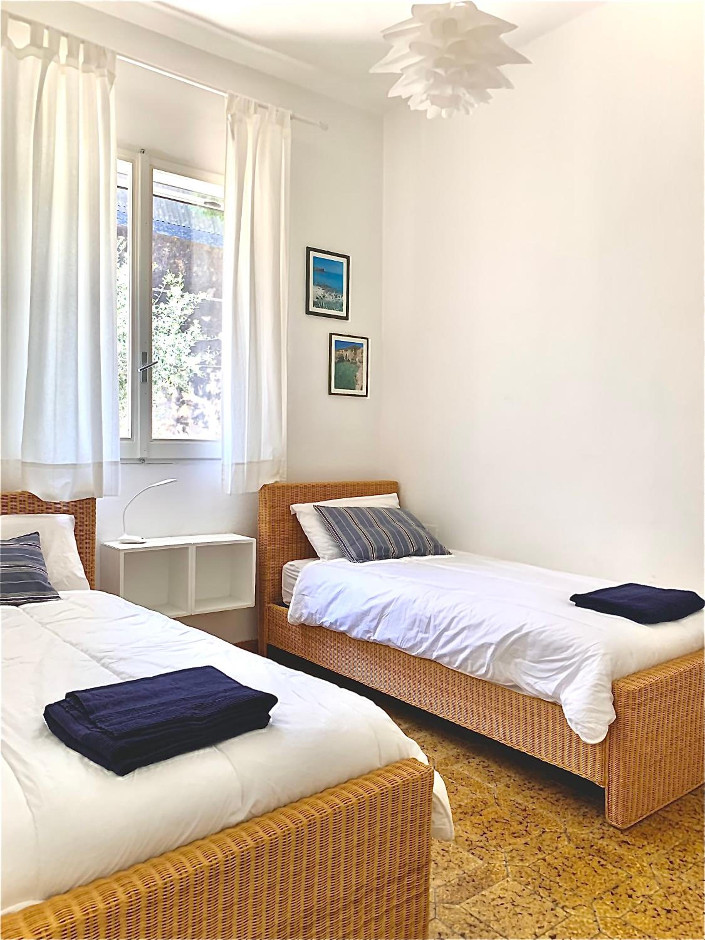 Two-Bedroom House - Photo 9