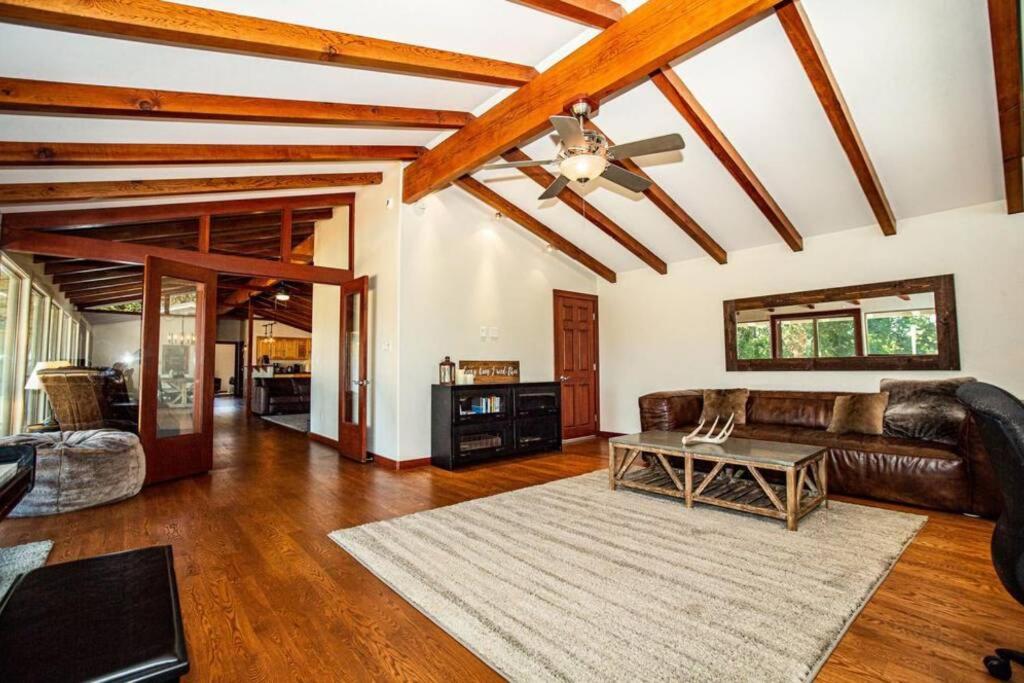 Three-Bedroom Villa - Photo 1