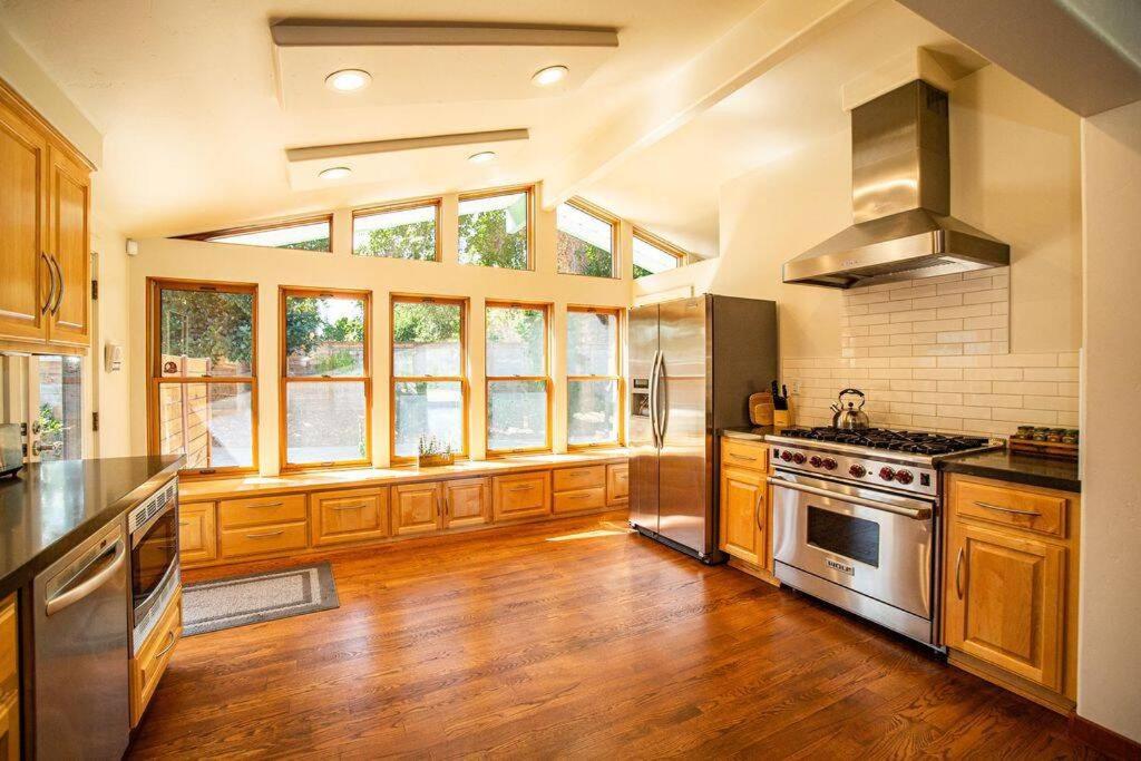 Three-Bedroom Villa - Photo 36
