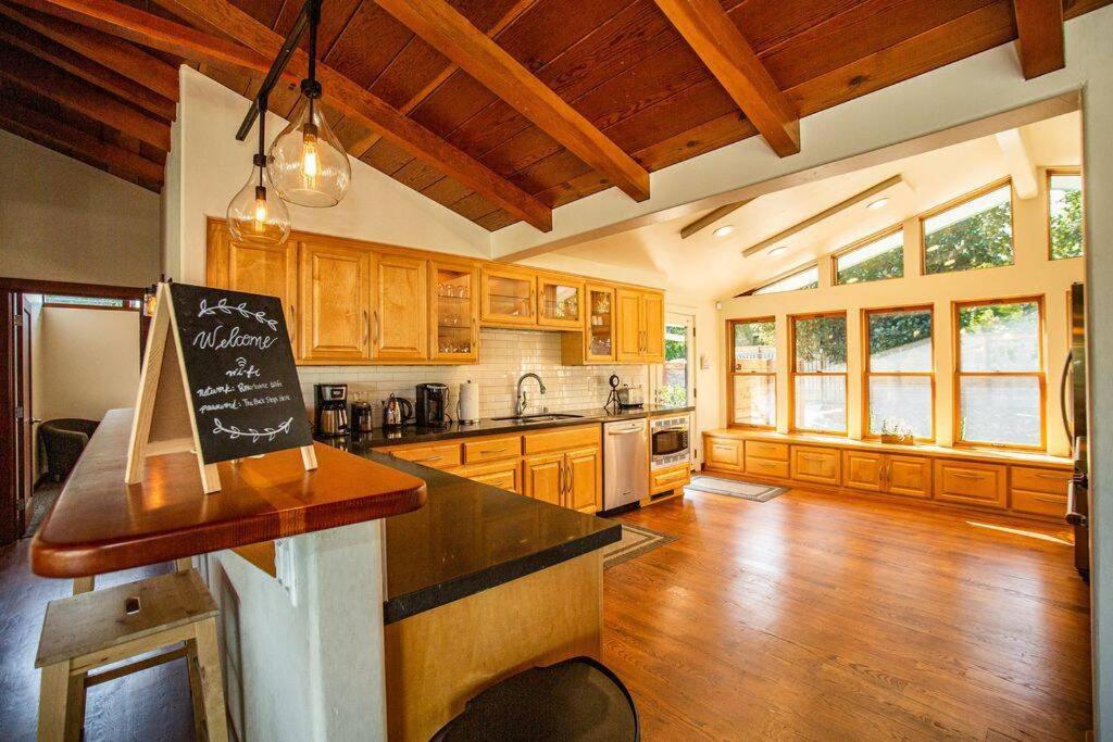 Three-Bedroom Villa - Photo 2
