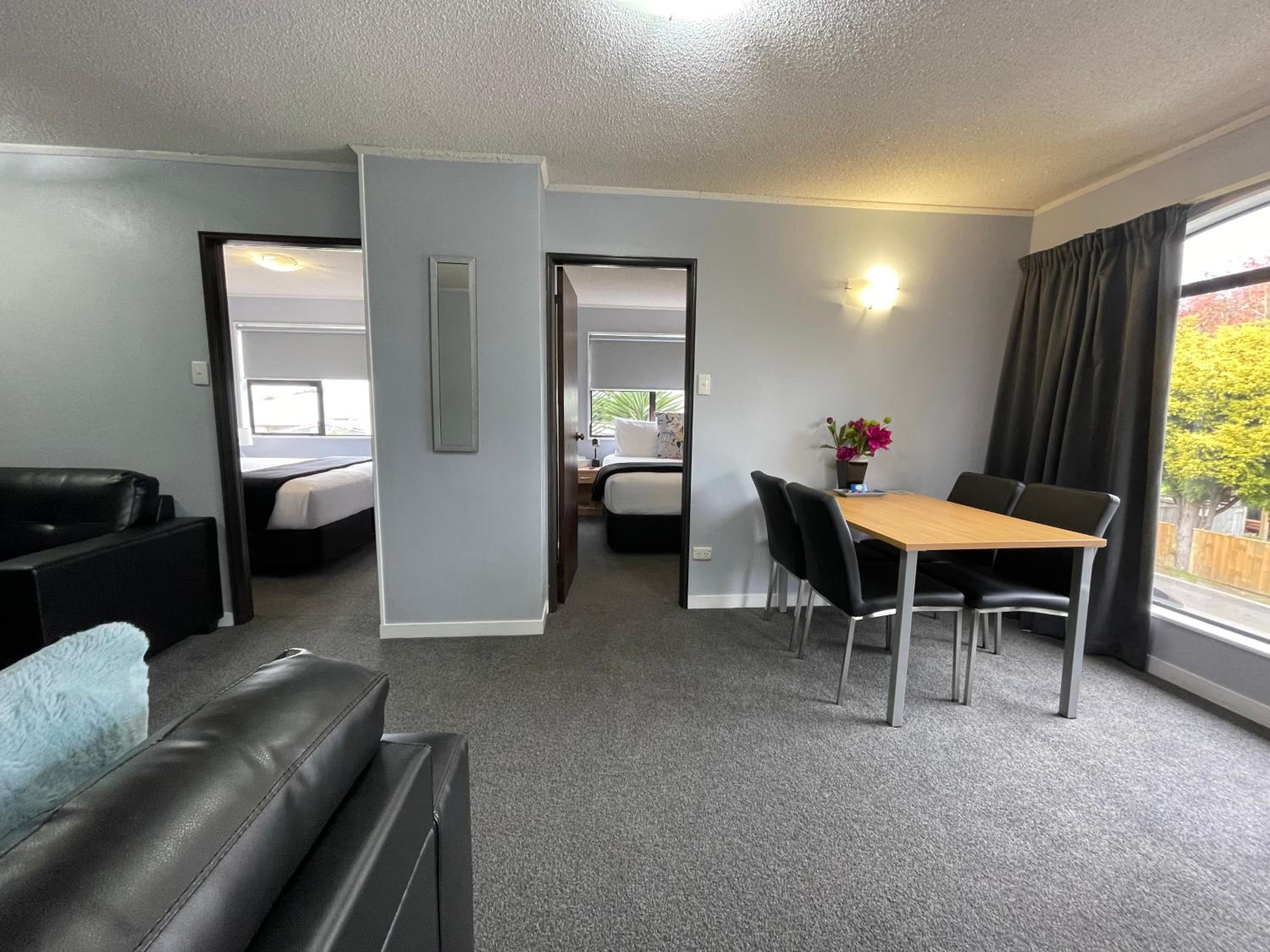 Two-Bedroom photo 3