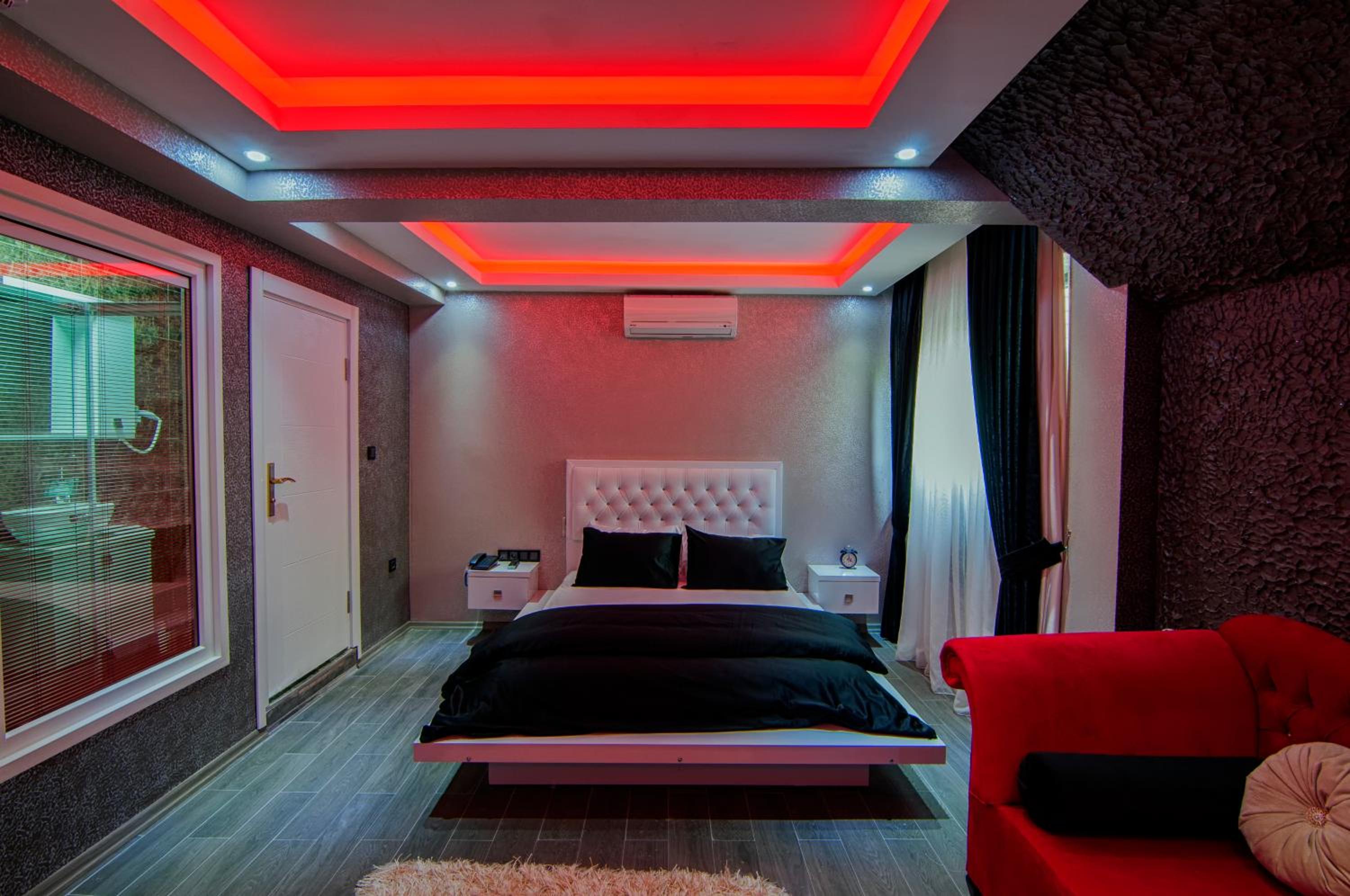 Deluxe King Room photo 2