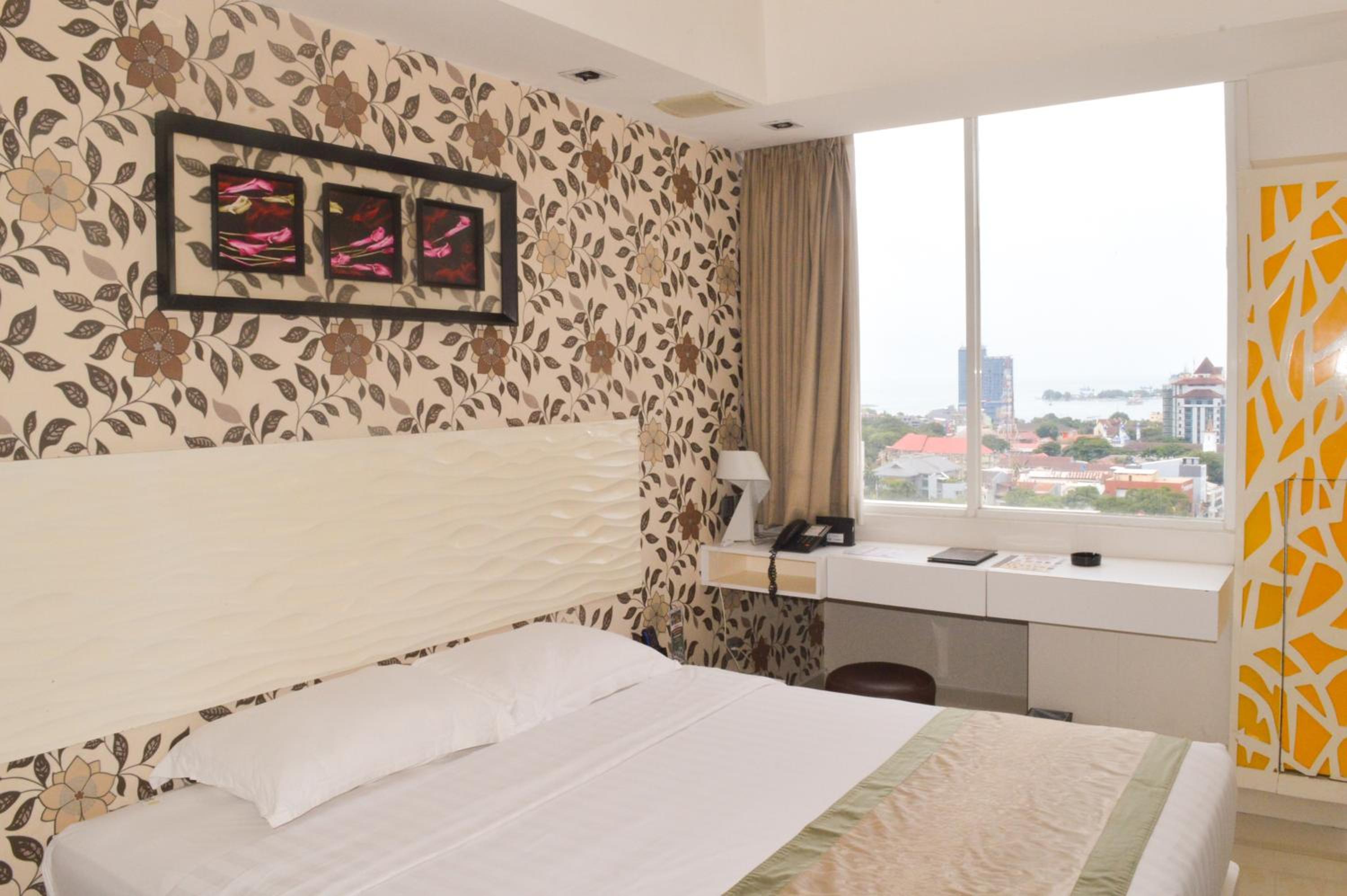 Deluxe Double Or Twin Room With Ocean View - Photo 4
