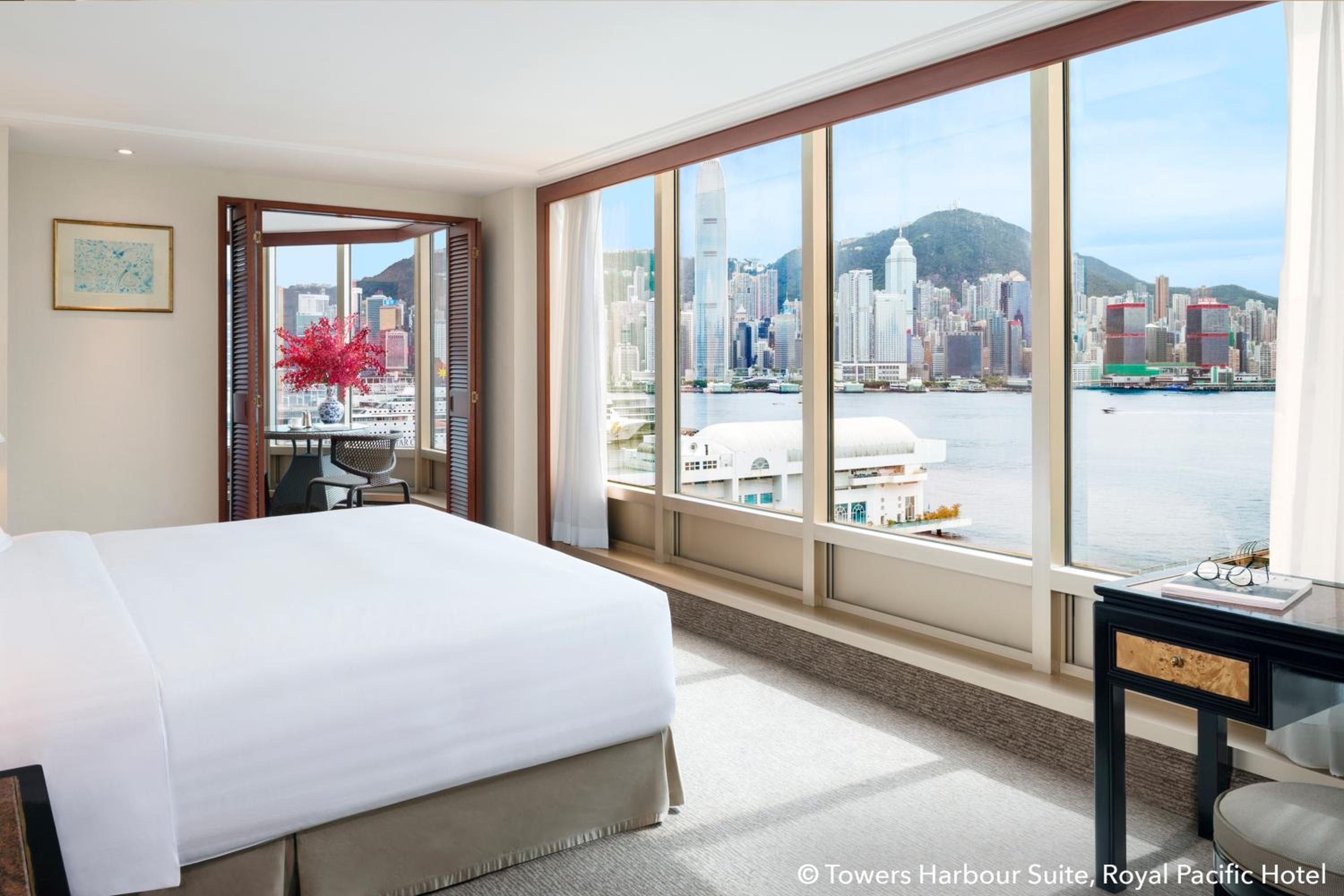 Towers Harbor Suite photo 1