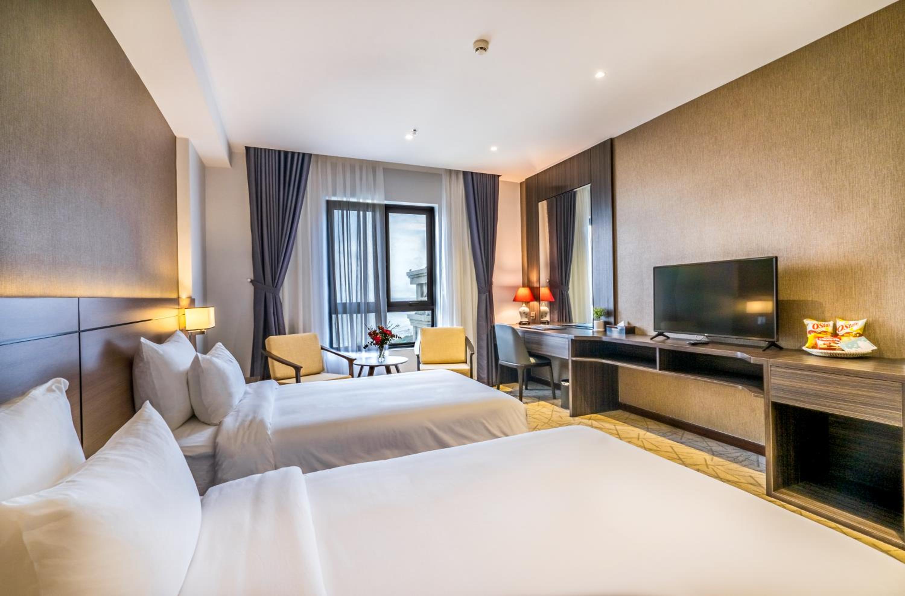 Deluxe Twin Room with Sea View - Photo 9