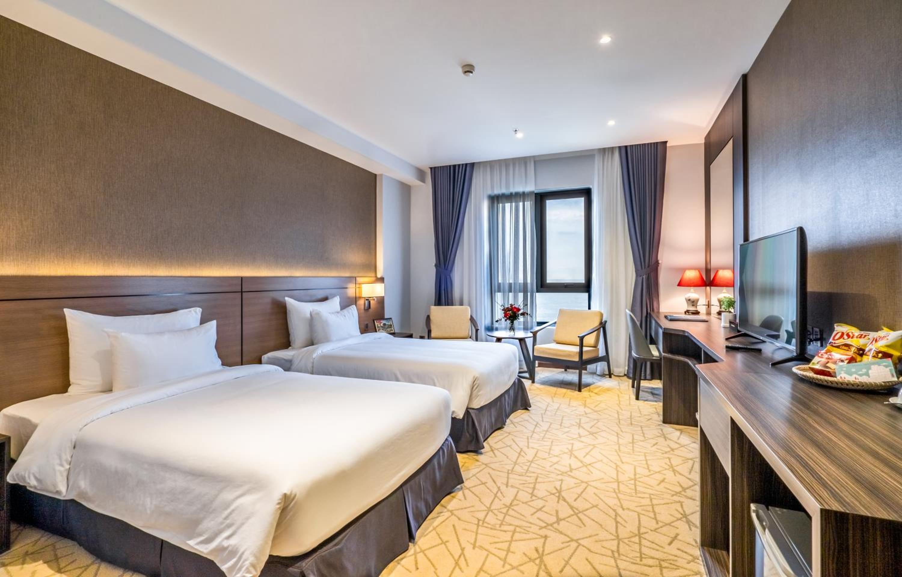 Deluxe Twin Room with Sea View - Photo 1