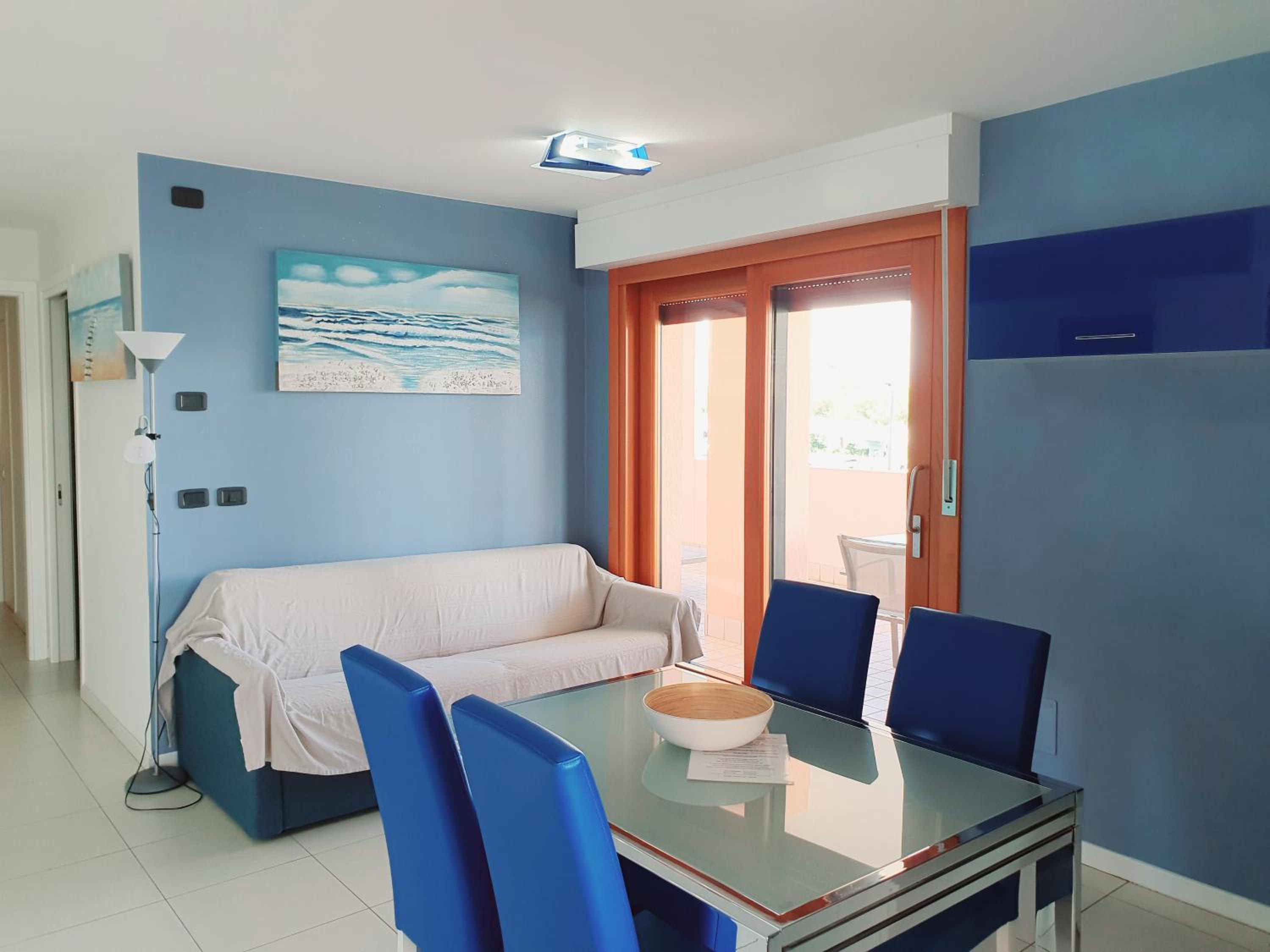Two-Bedroom Apartment with Lagoon Front View photo 2