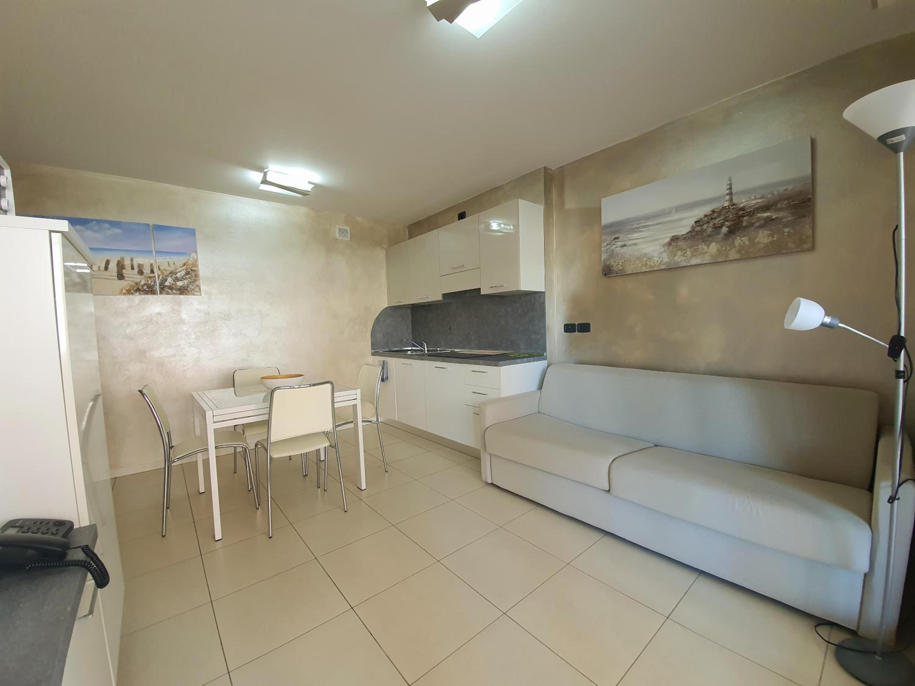 Two-Bedroom Apartment with Lagoon View photo 3