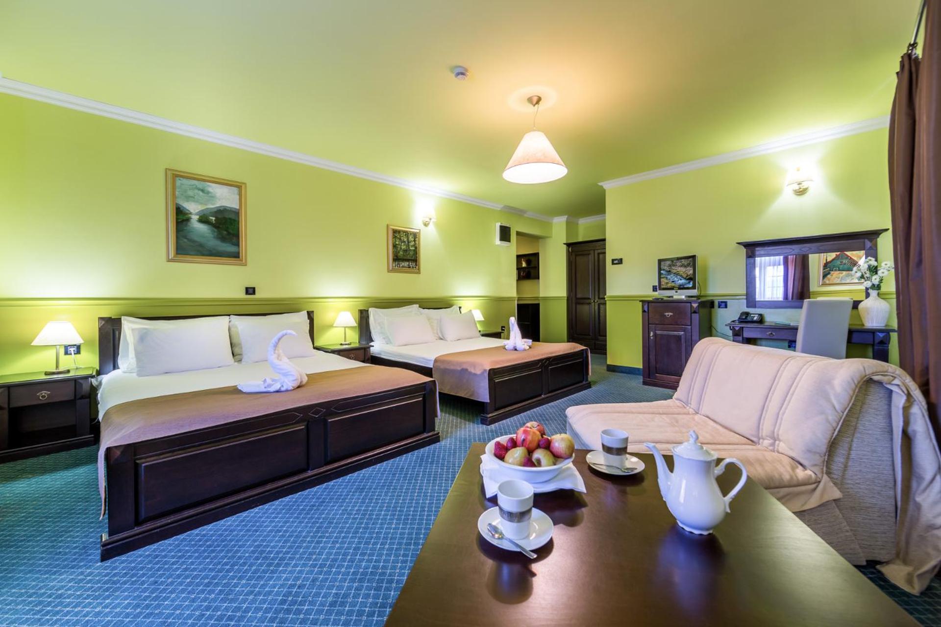Triple Room with Balcony - Photo 1