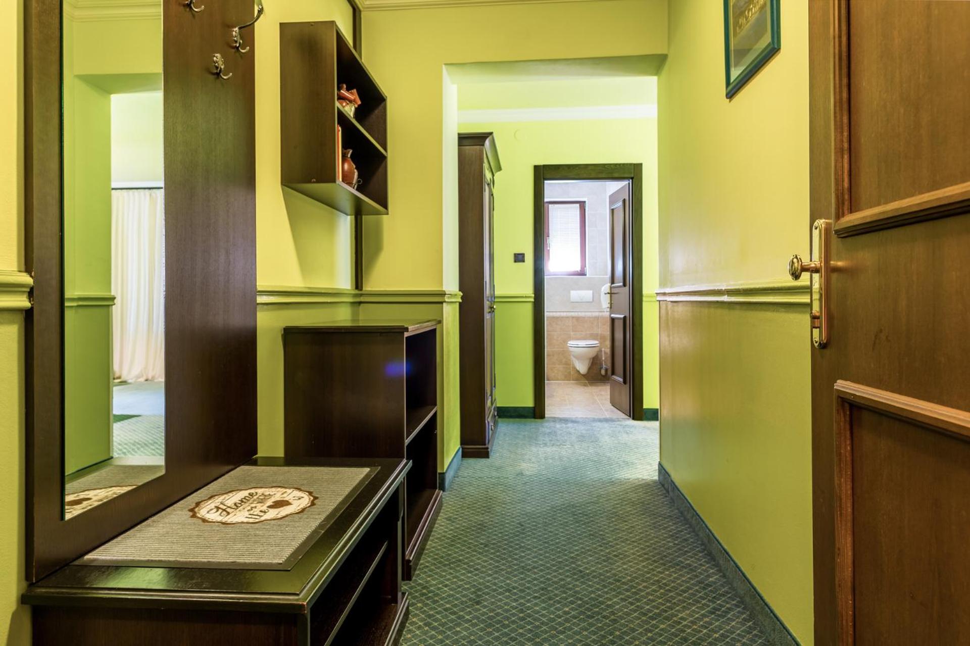 Triple Room with Balcony - Photo 7