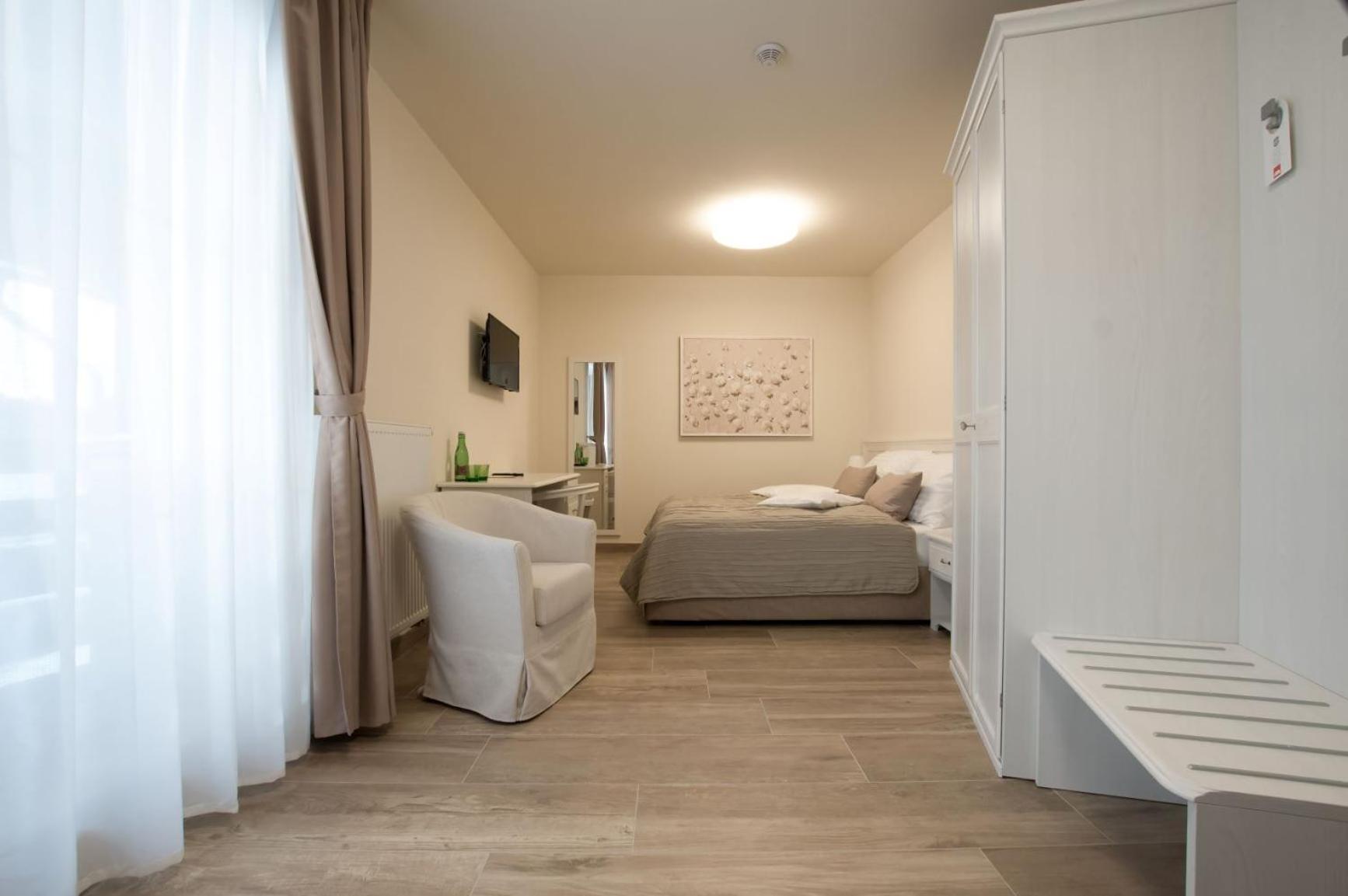 Deluxe Double or Twin Room - Photo 1