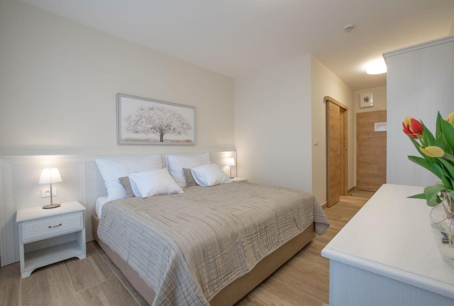 Deluxe Double or Twin Room - Photo 14