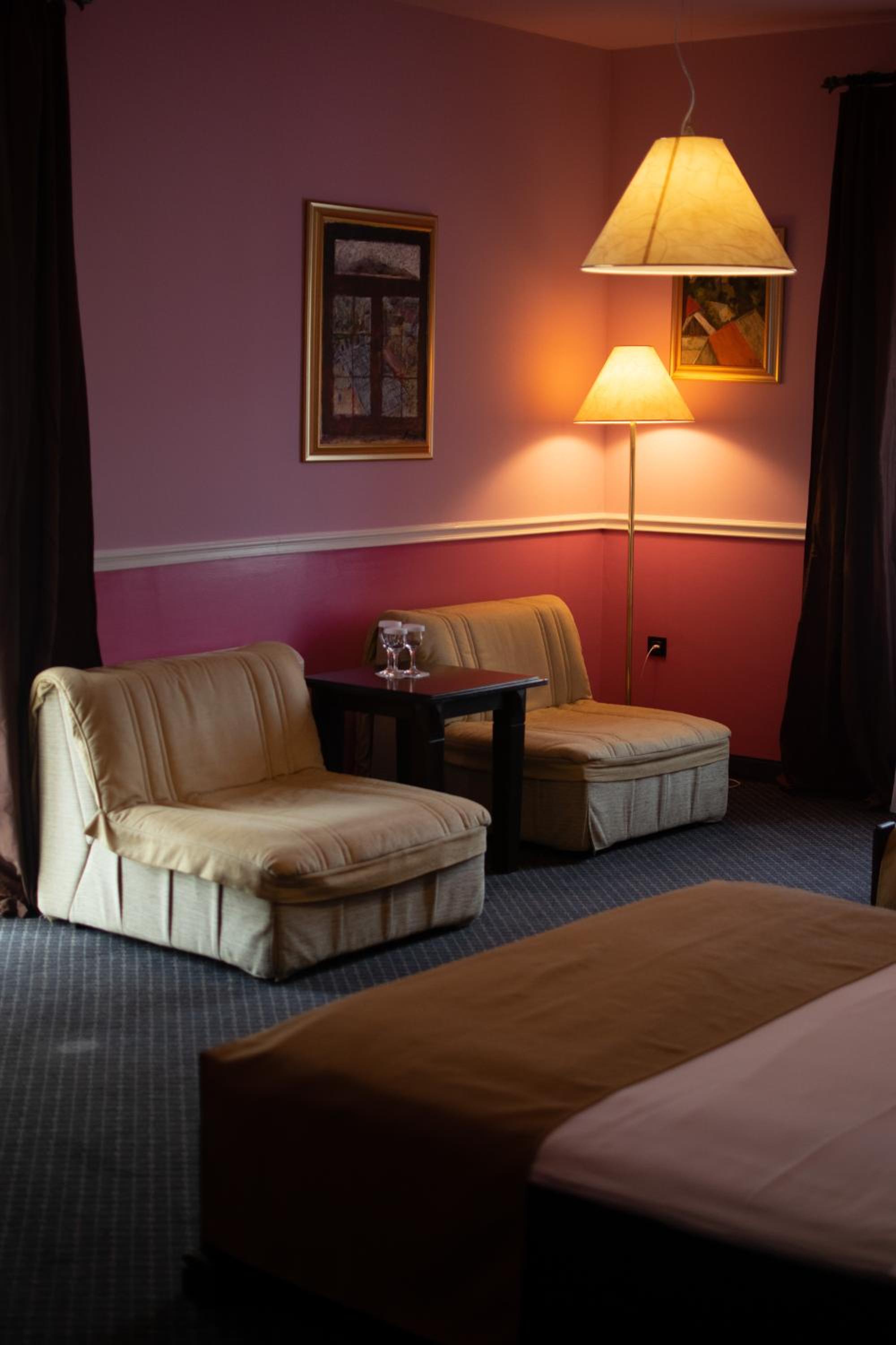 Double Room with Balcony - Photo 3