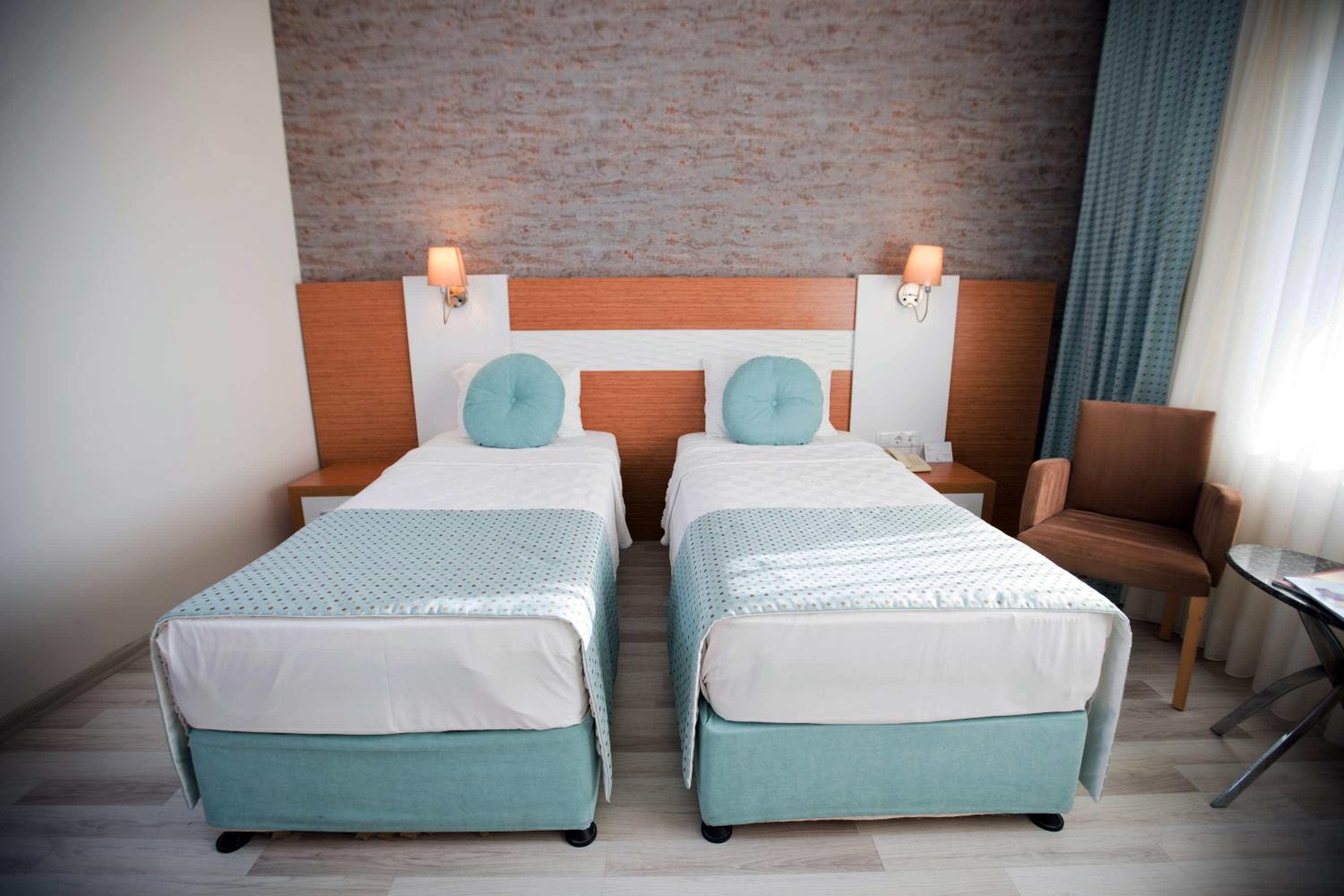 King Room with Balcony - Photo 1