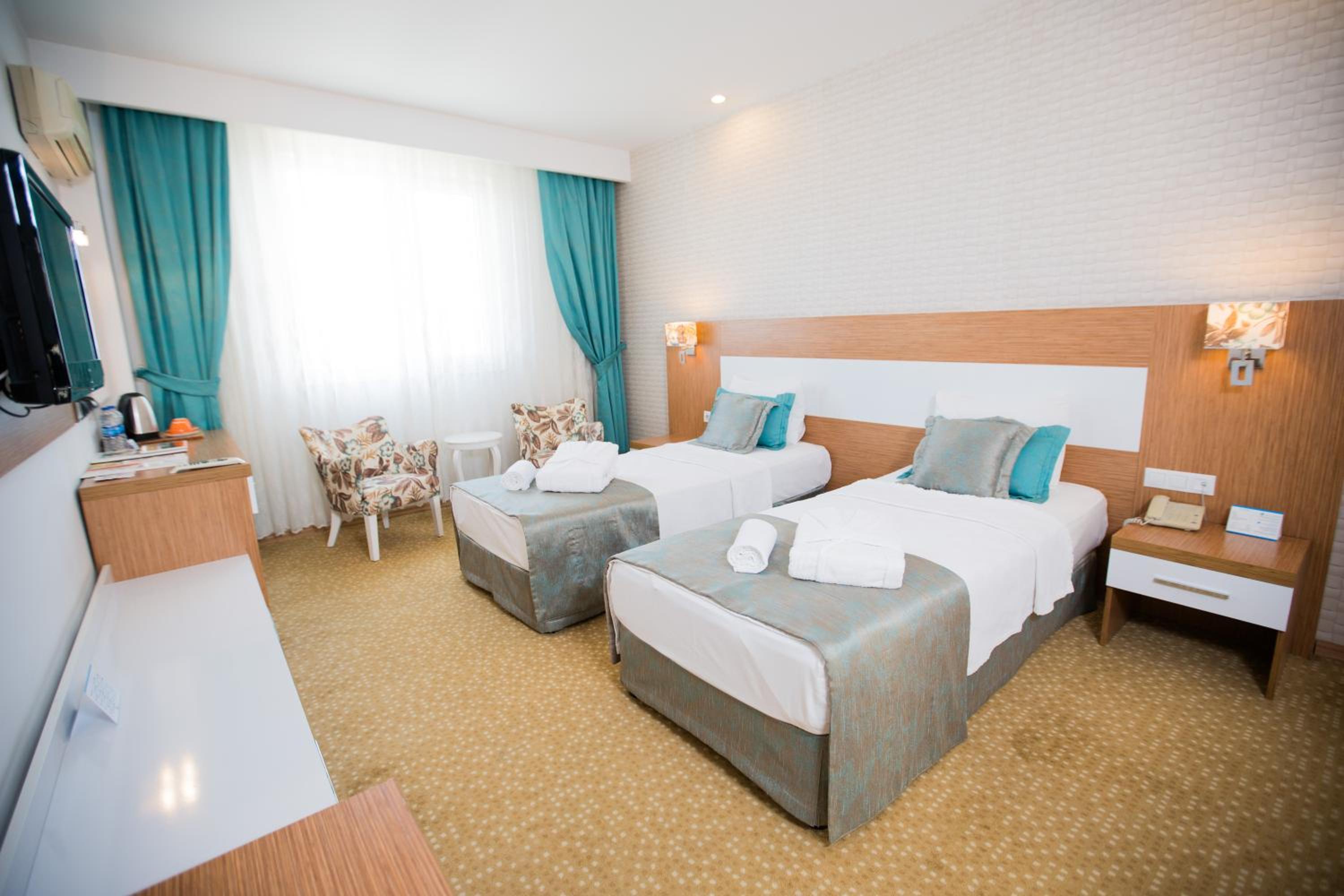 Standard Double Room - Photo 2