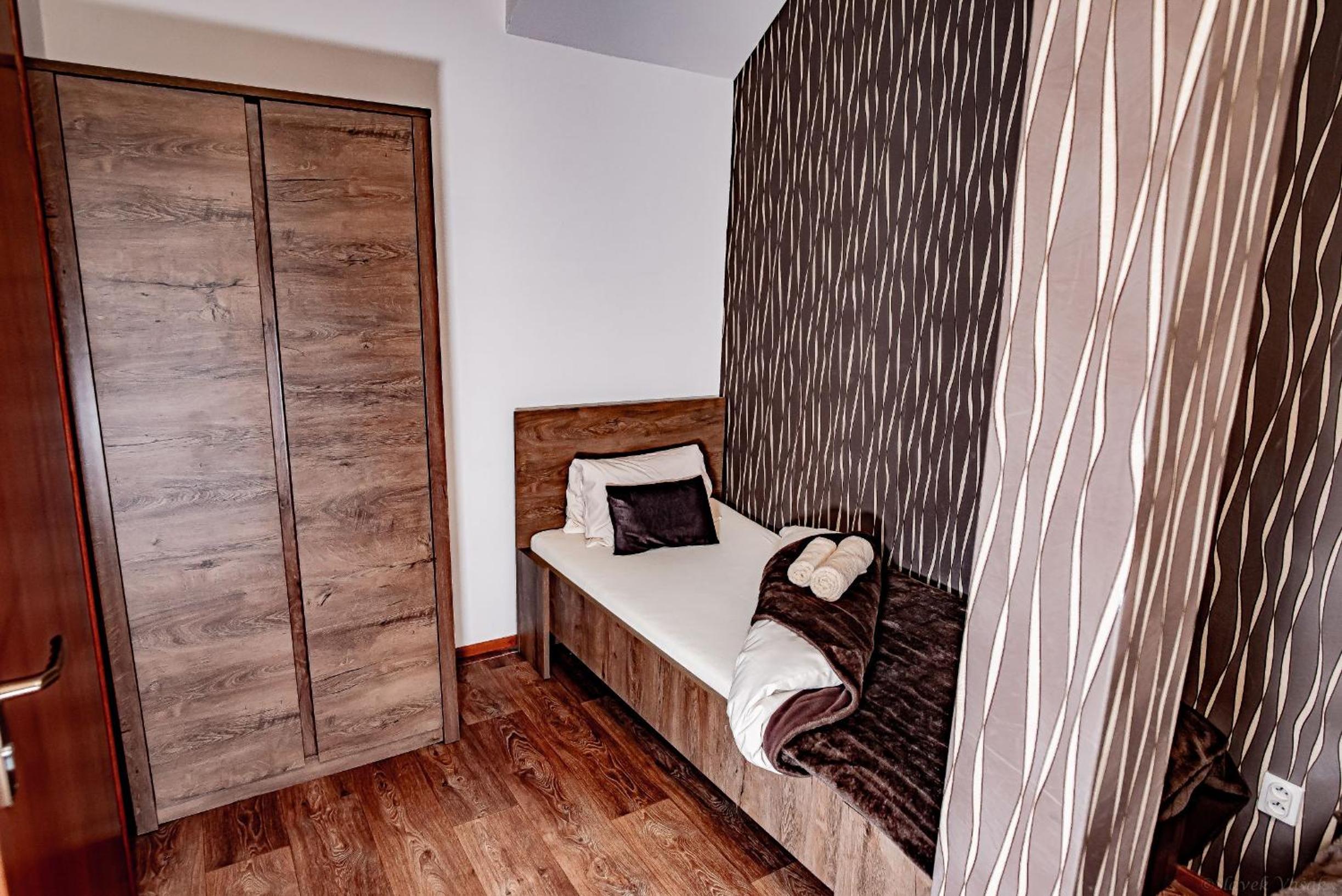 Twin Room - Disability Access photo 2