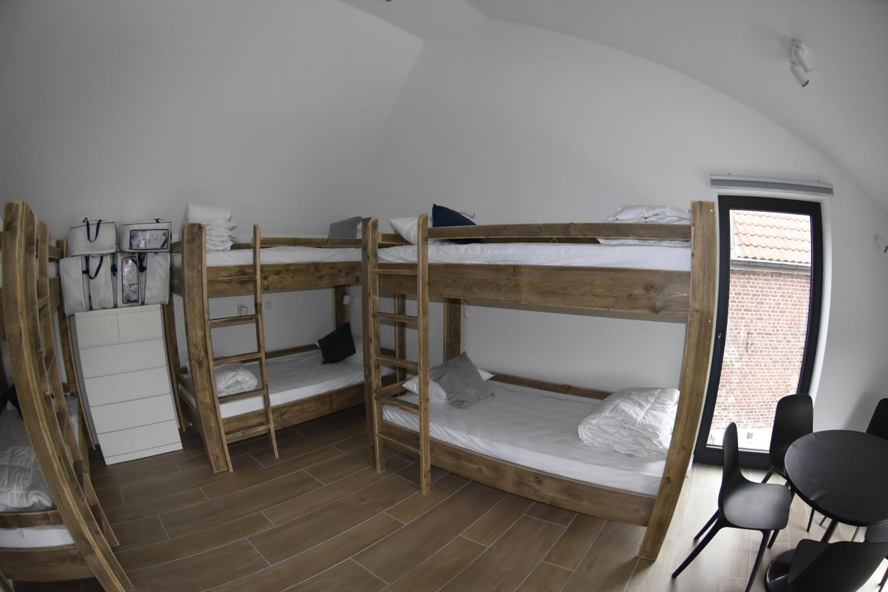 6-Bed Mixed Dormitory Room photo 1