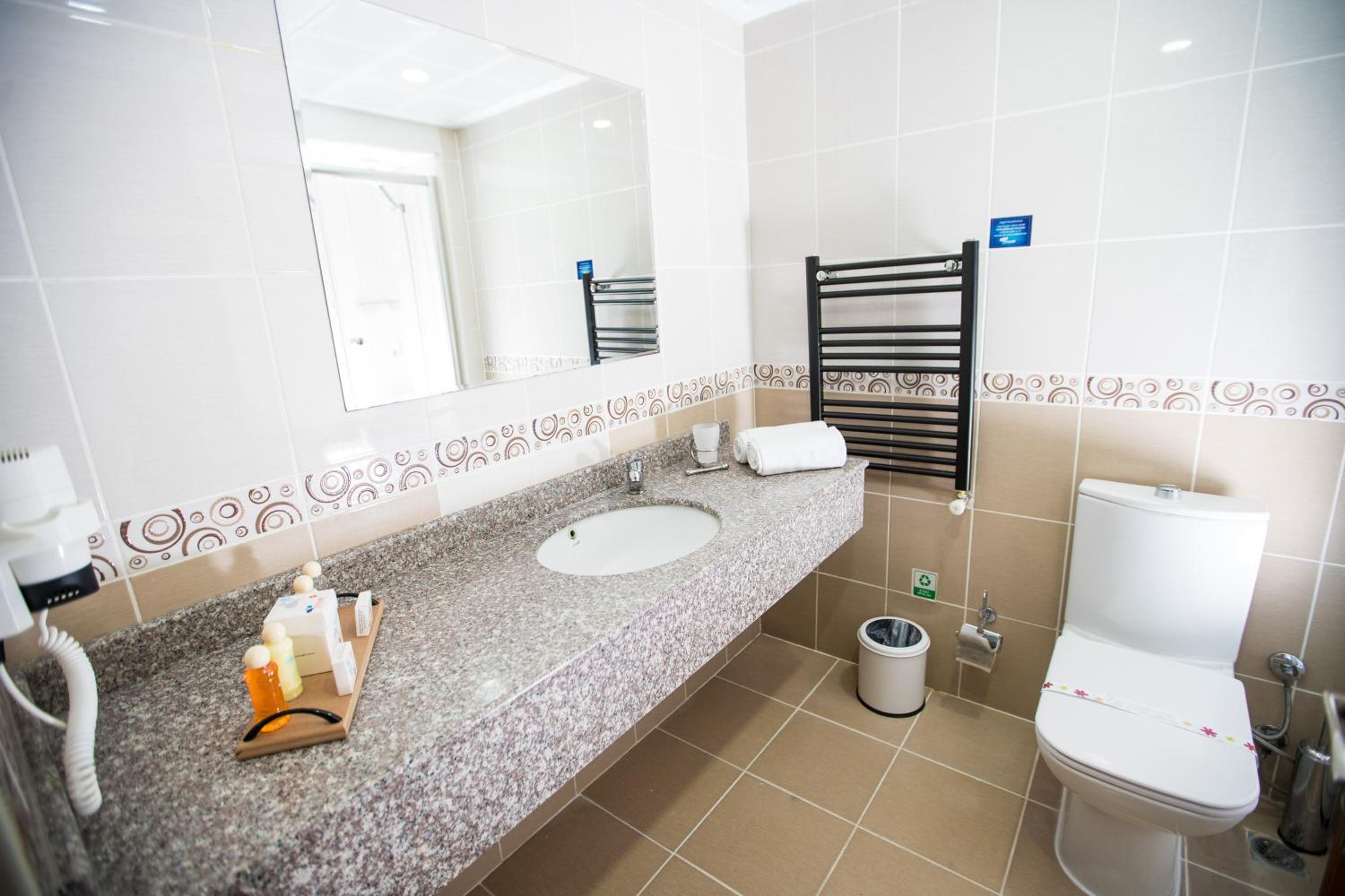 Double or Twin Room - Photo 3