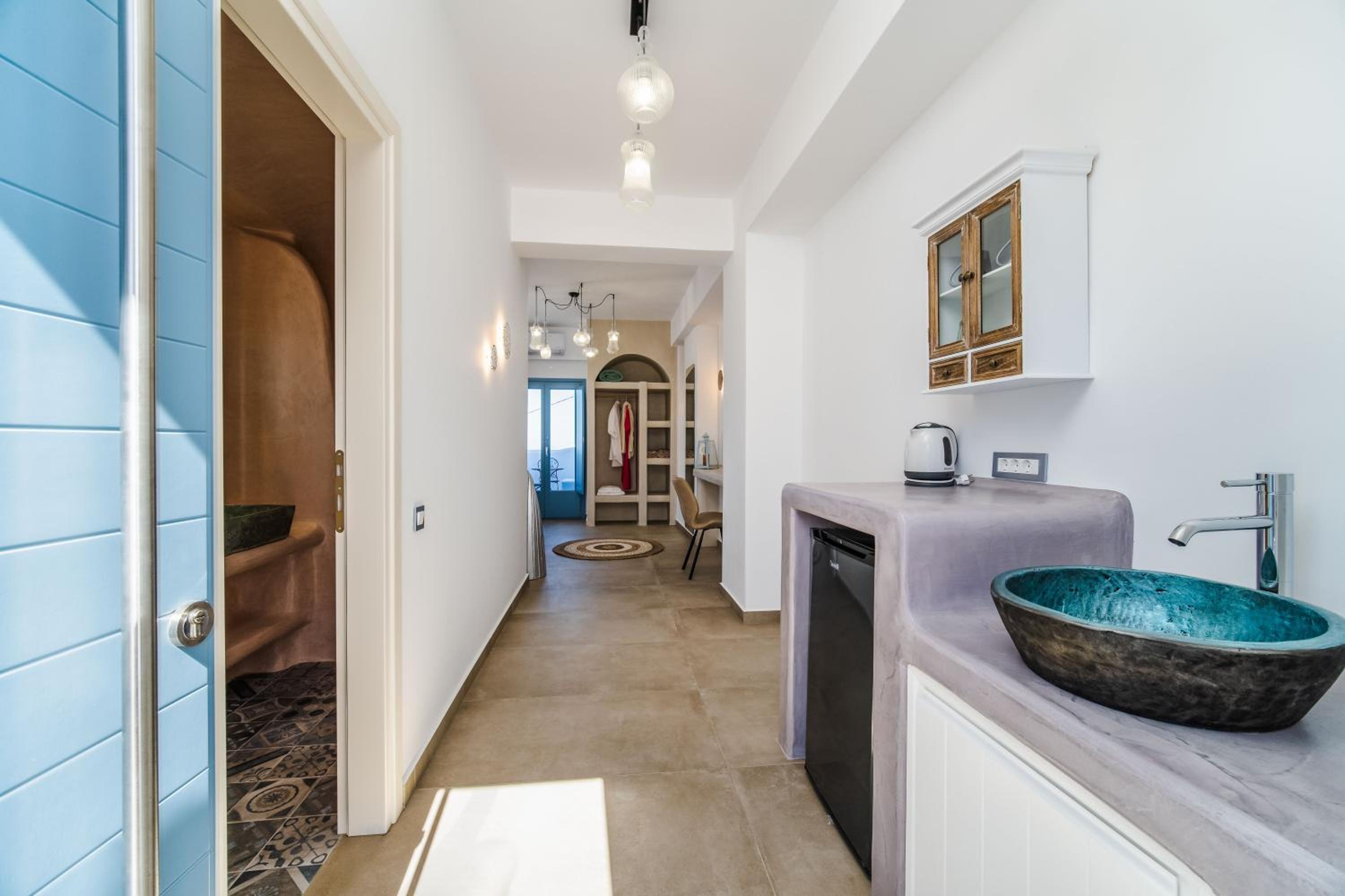 Honeymoon Suite with Hot Tub & Sea View photo 1