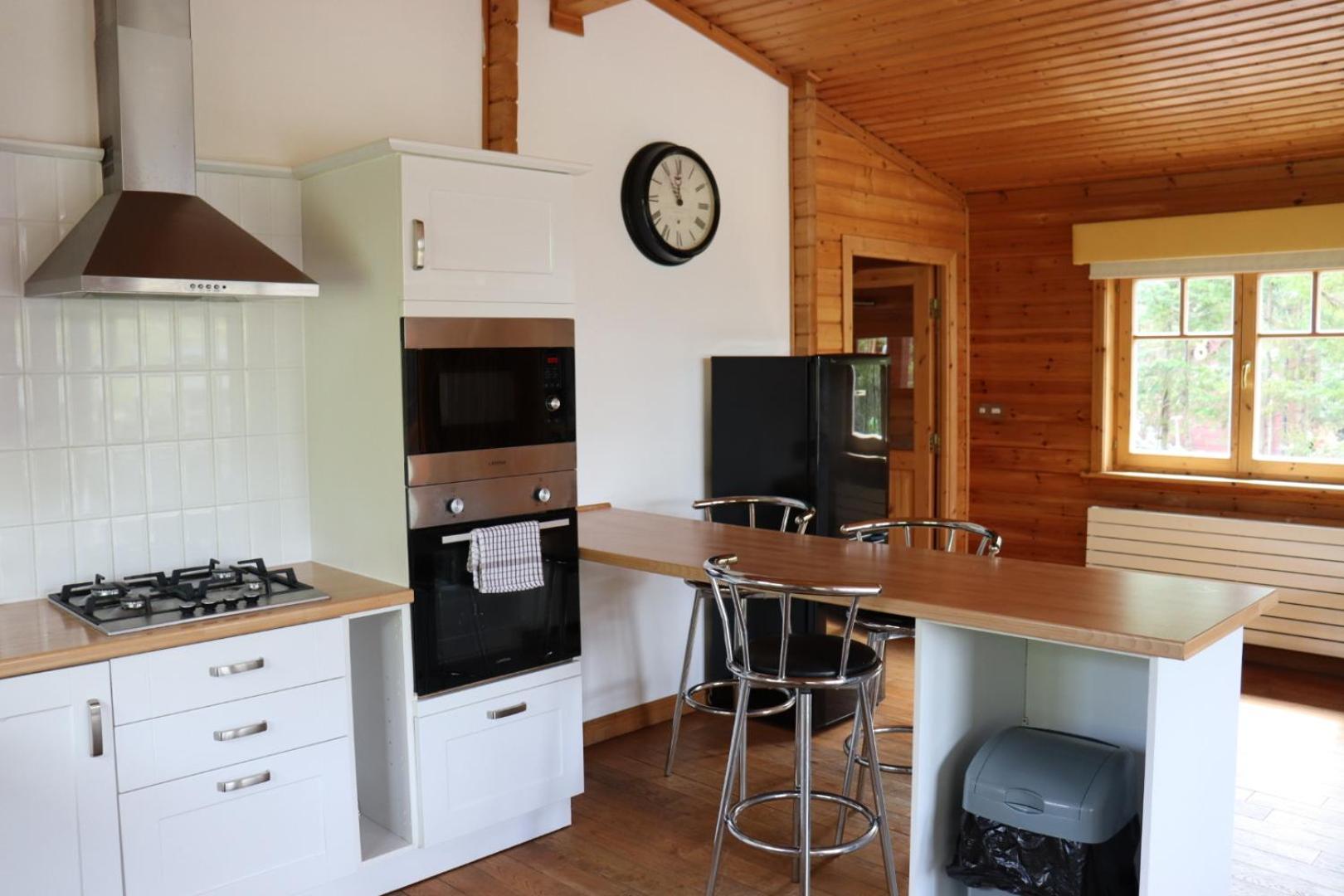 One-Bedroom Apartment - Photo 7