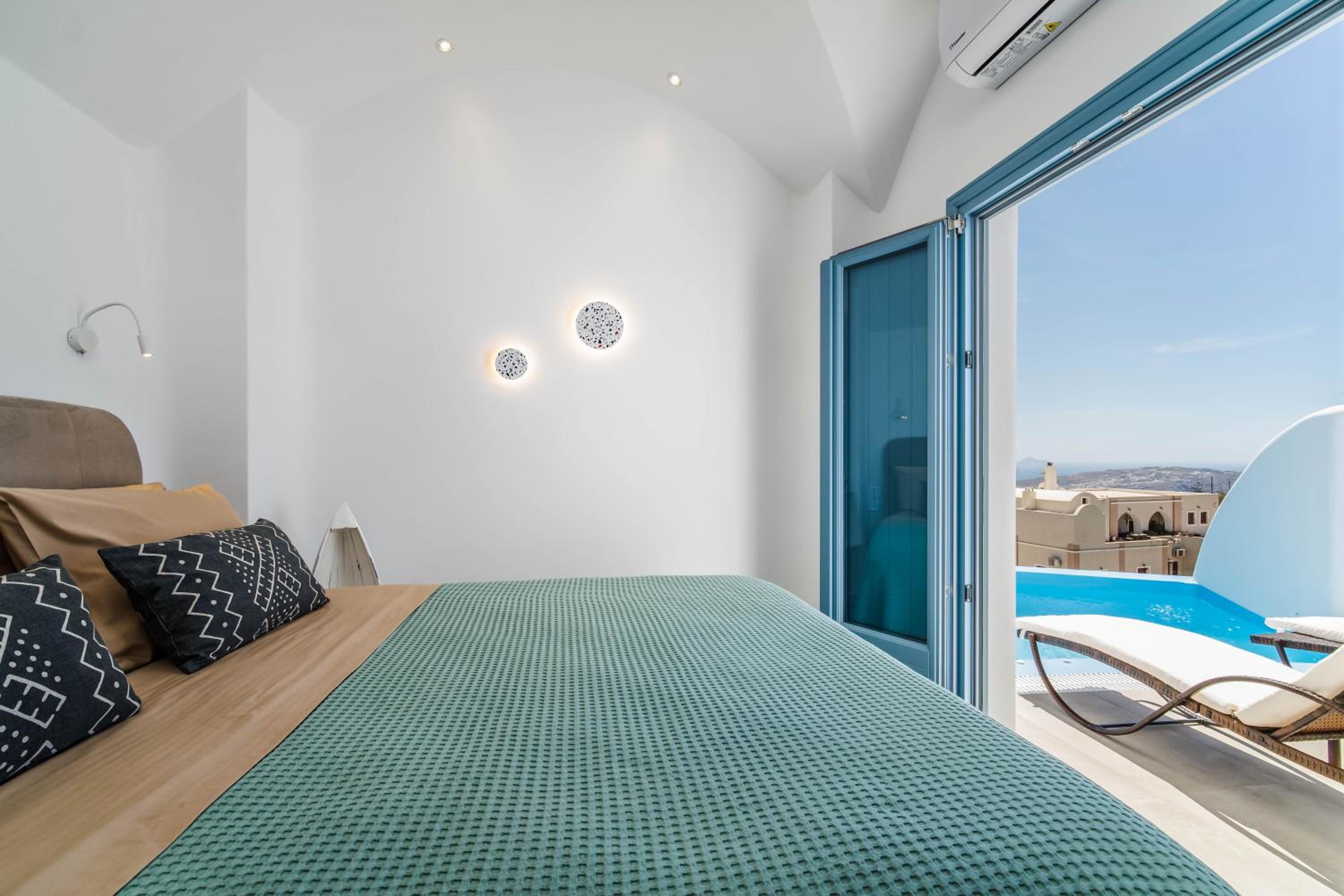 Aegean Suite with Private Pool & Sea View photo 2
