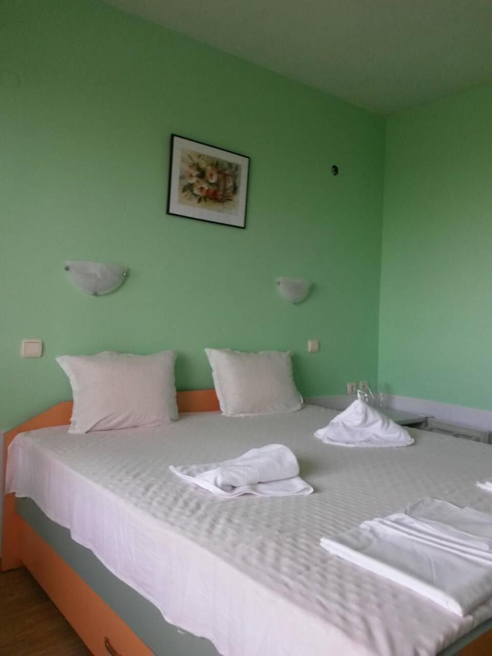 Double Room with Balcony (2 Adults + 1 Child) photo 2