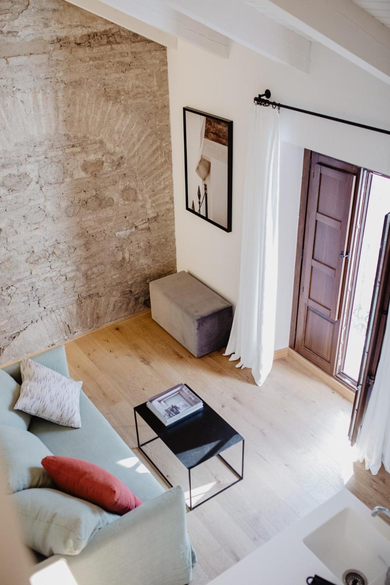 Junior Suite Duplex with Balconies - Photo 12