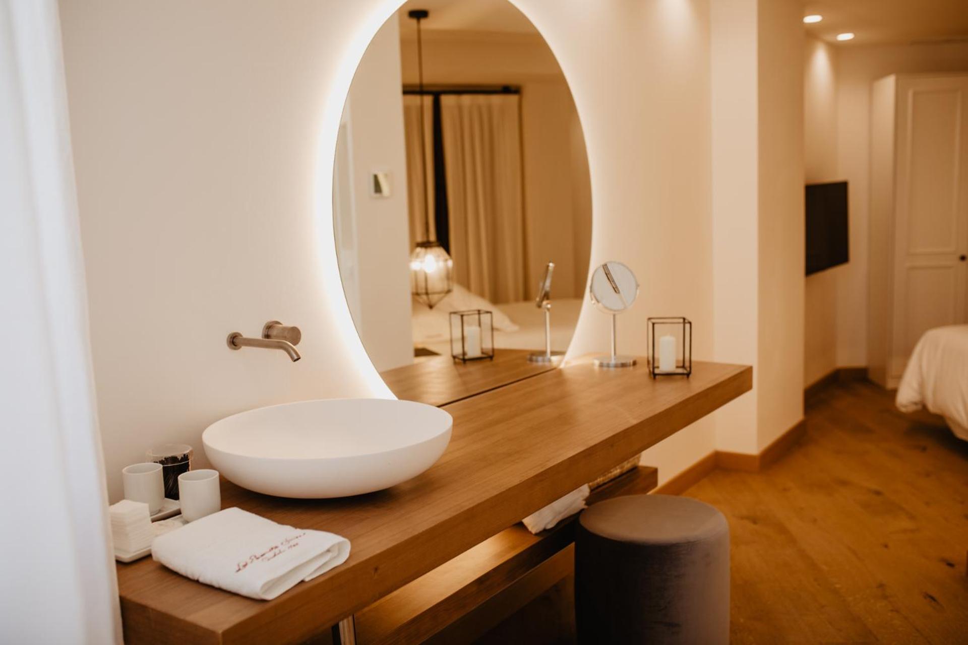 Penthouse Suite with private terrace and view  - Photo 4