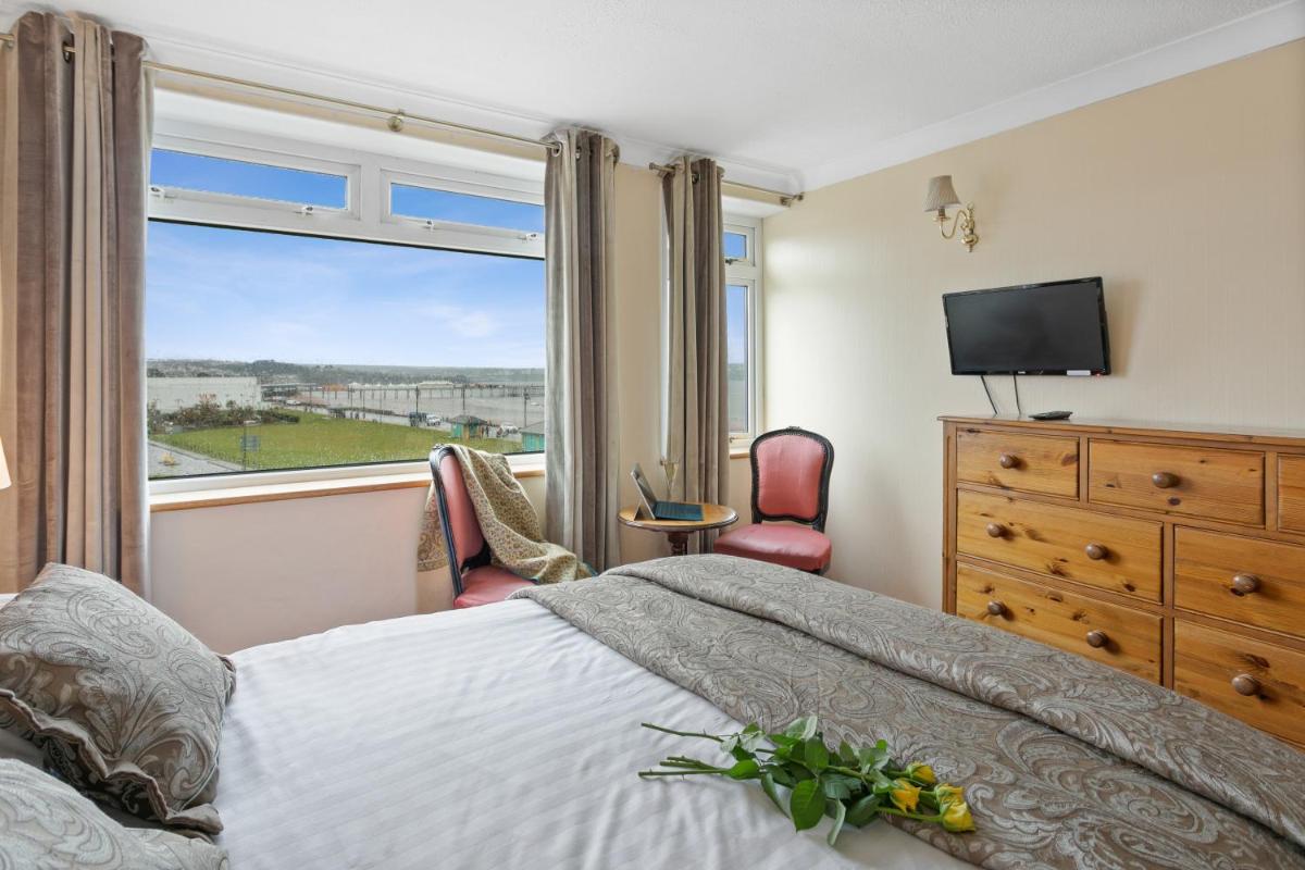 Deluxe Double Room with Sea View photo 2
